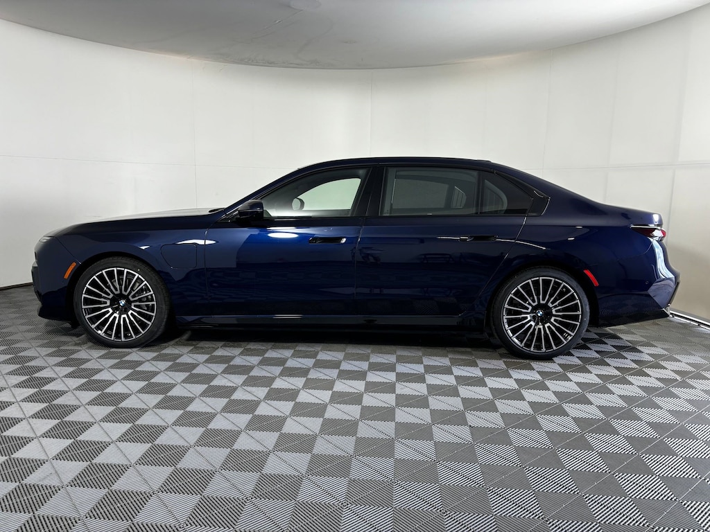 New 2026 BMW 750e xDrive Sedan