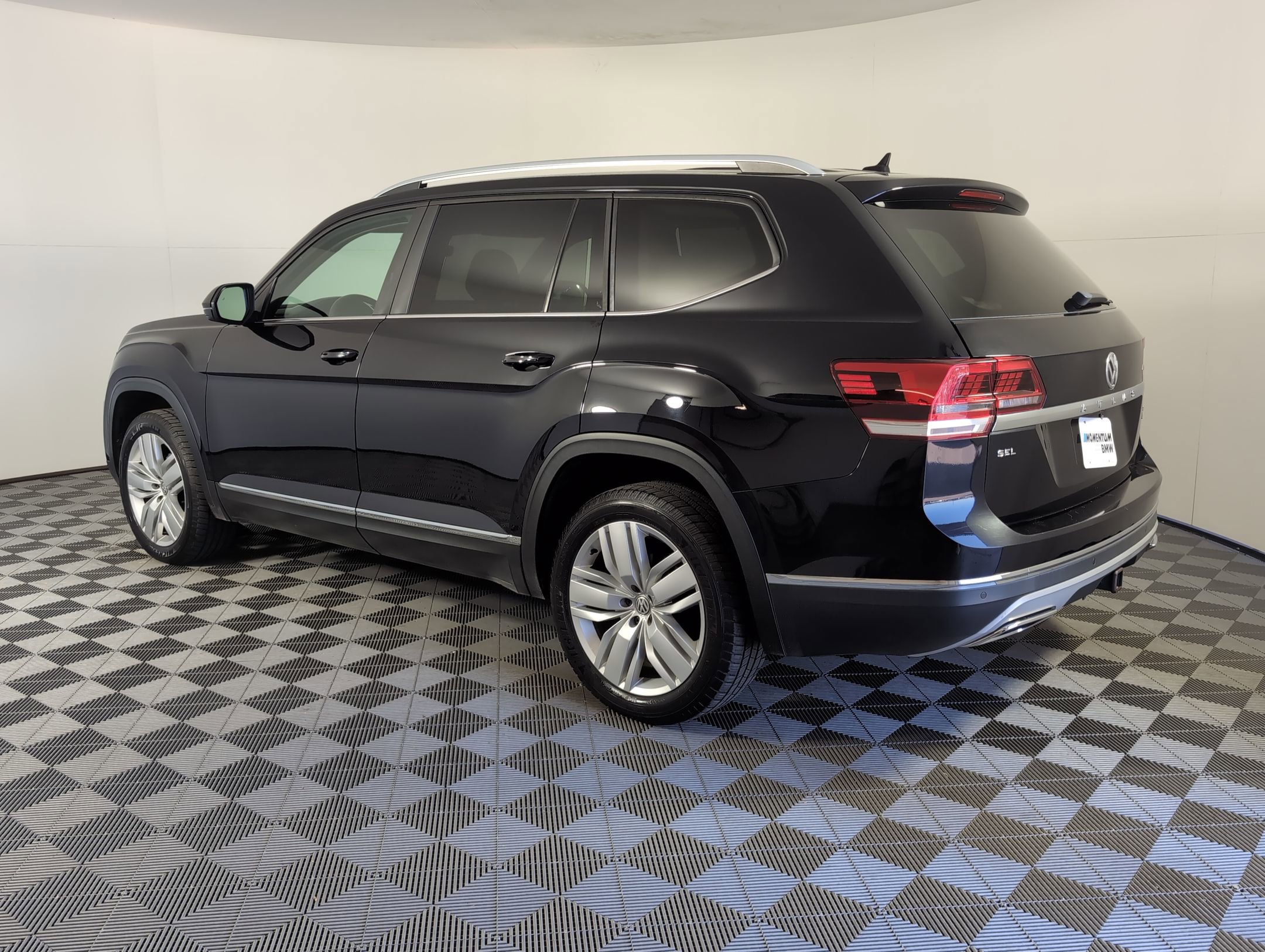 2019 Volkswagen Atlas V6 SEL photo 2