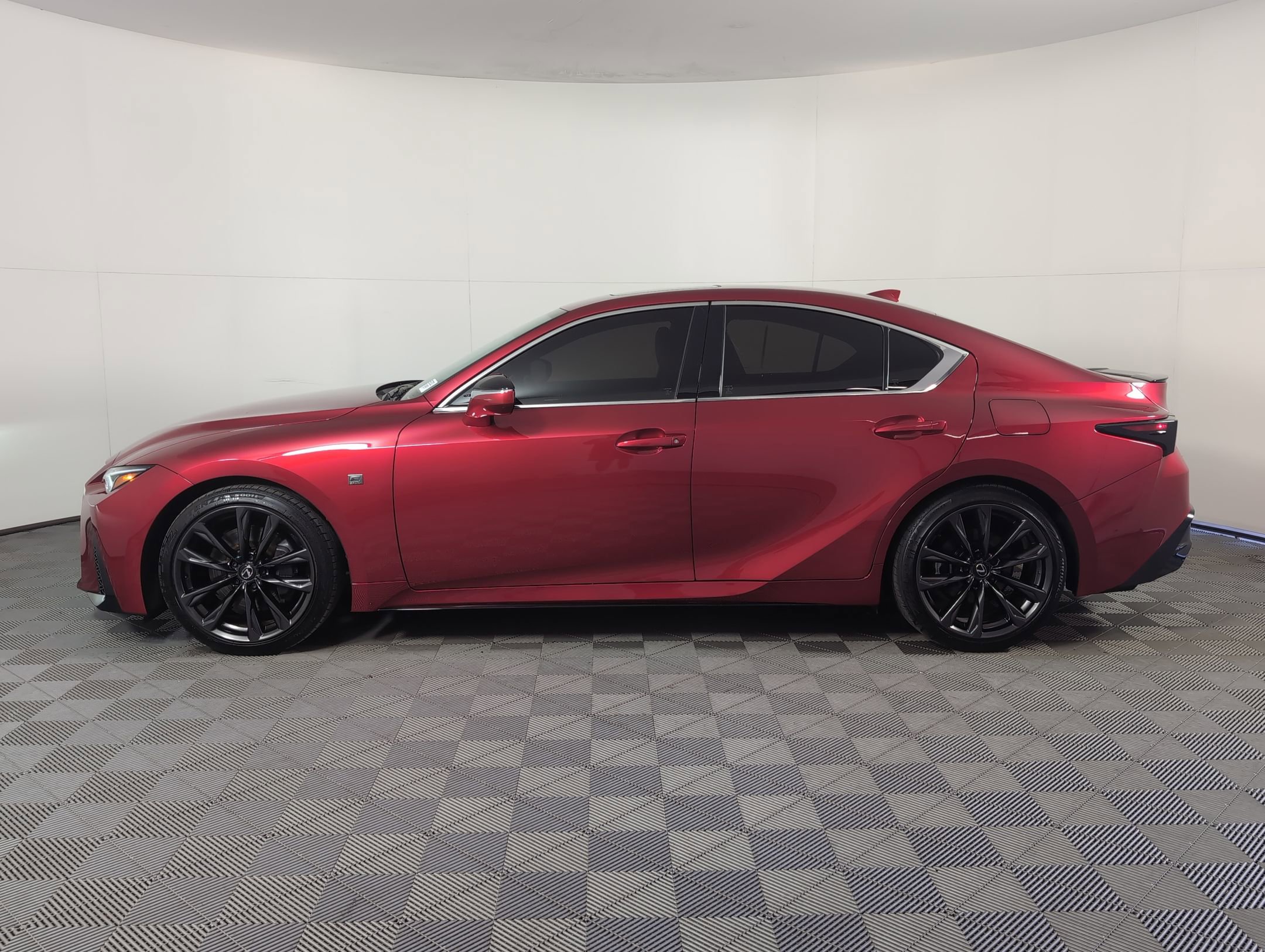 2024 Lexus IS 350 F SPORT photo 2