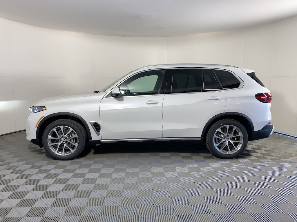 New 2026 BMW X5 sDrive40i SUV