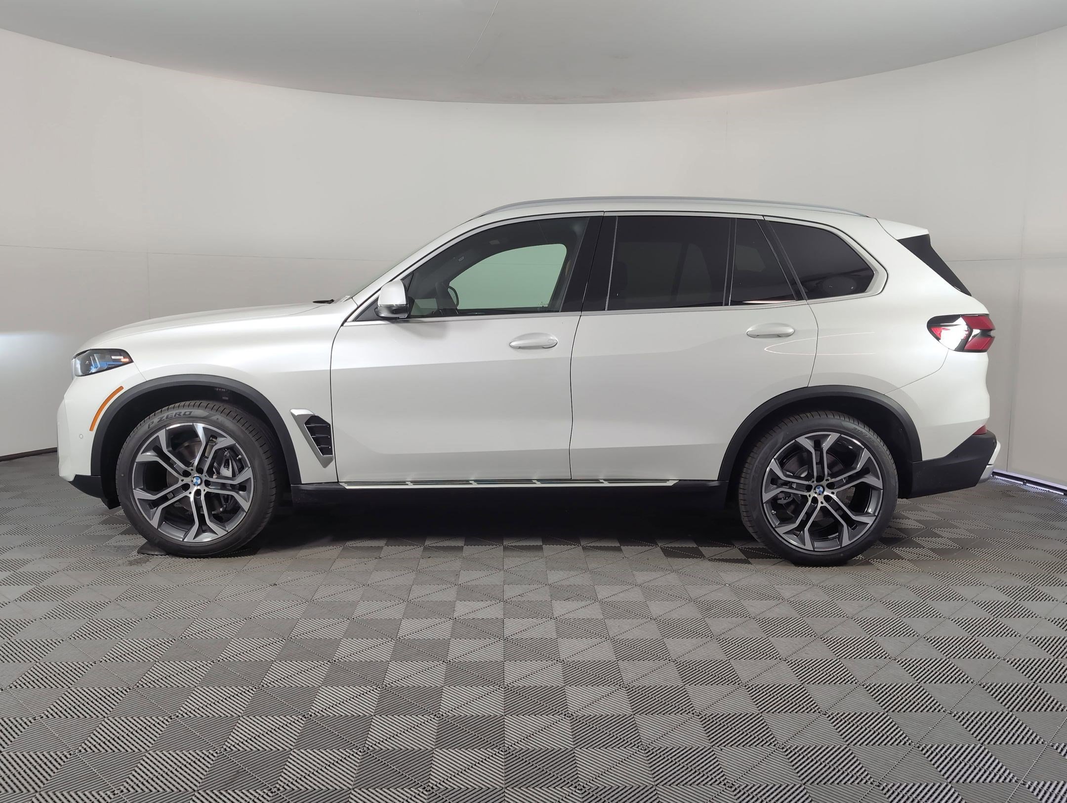 2026 Bmw X5 sDrive40i photo 2