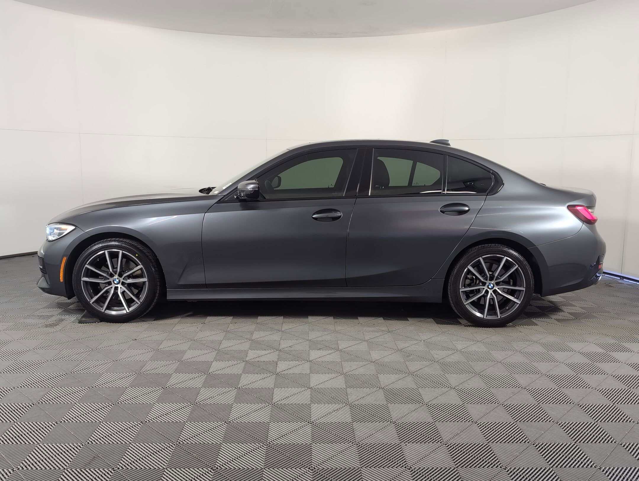 2022 Bmw 330i photo 2