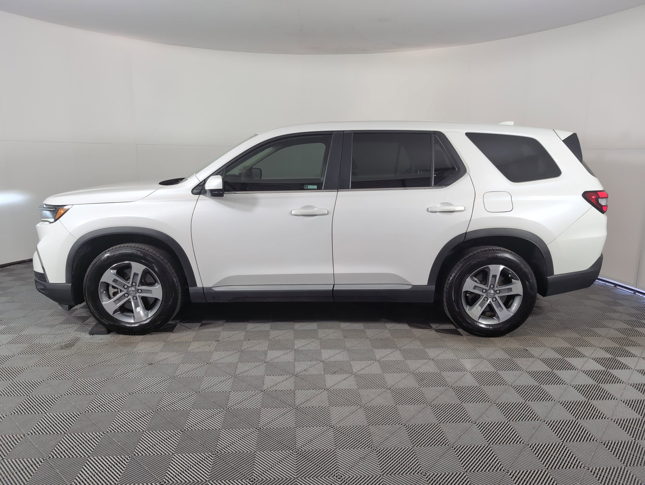 2023 Honda Pilot EX-L photo 2