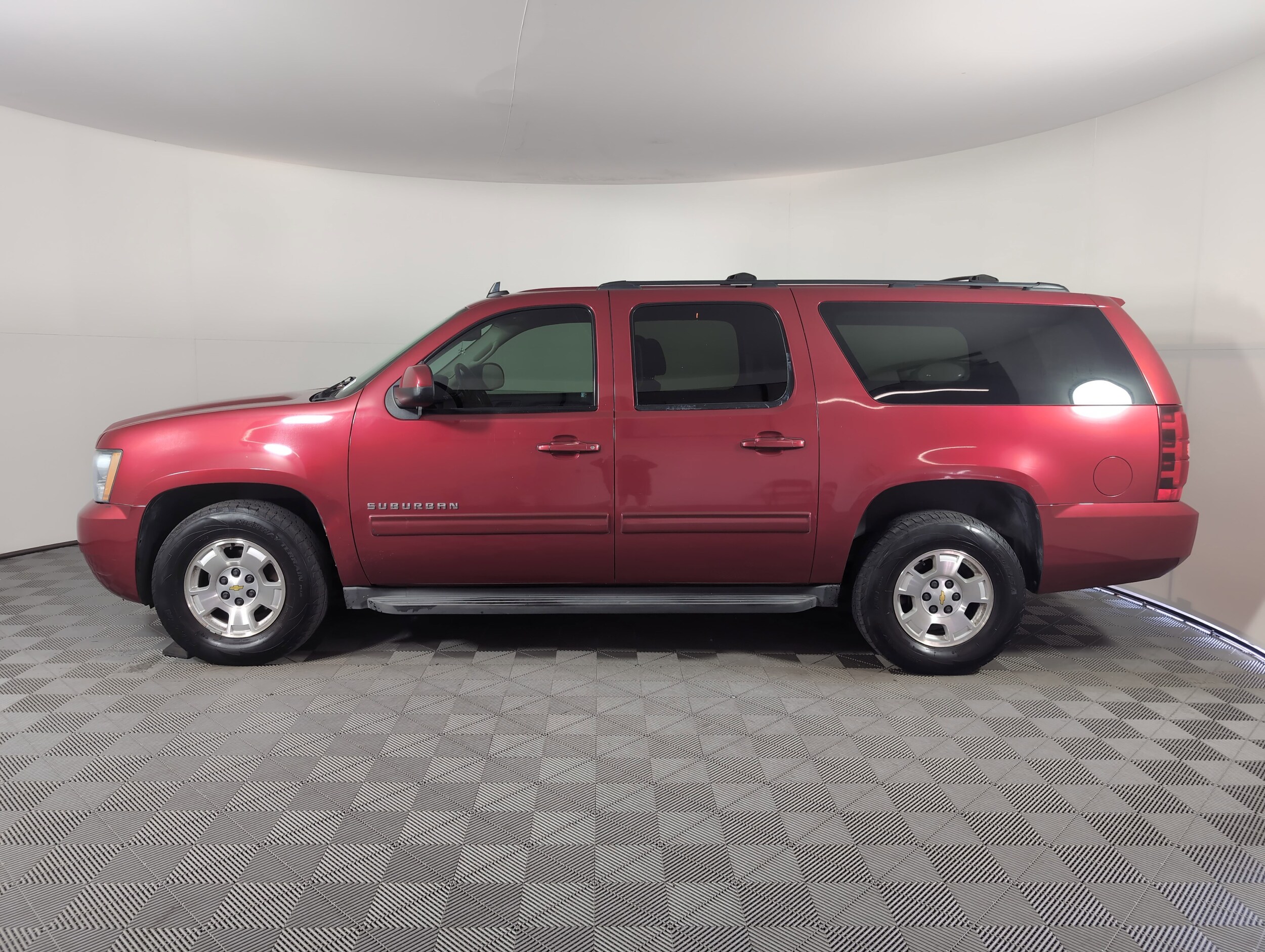 2012 Chevrolet Suburban 1500 LS photo 4