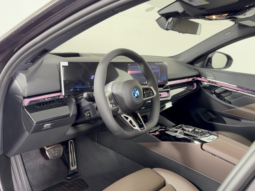 New 2027 BMW 550e xDrive Sedan