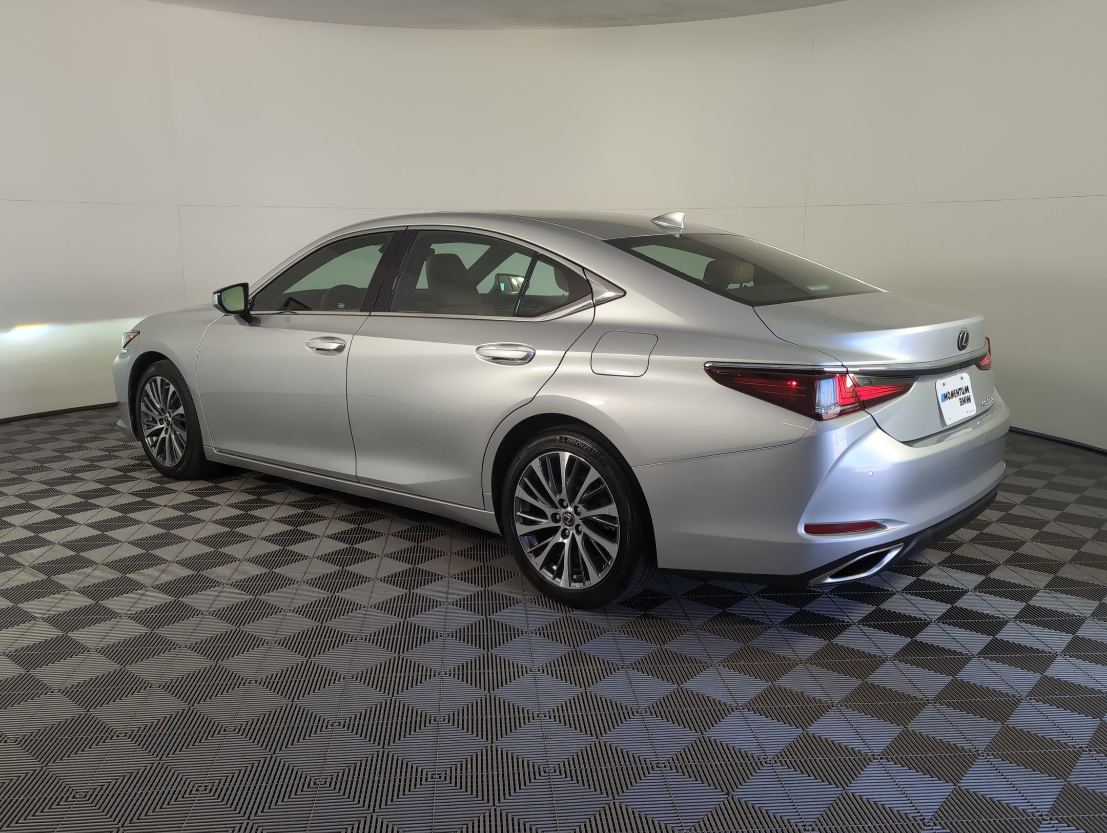 2019 Lexus ES 350 Premium photo 3