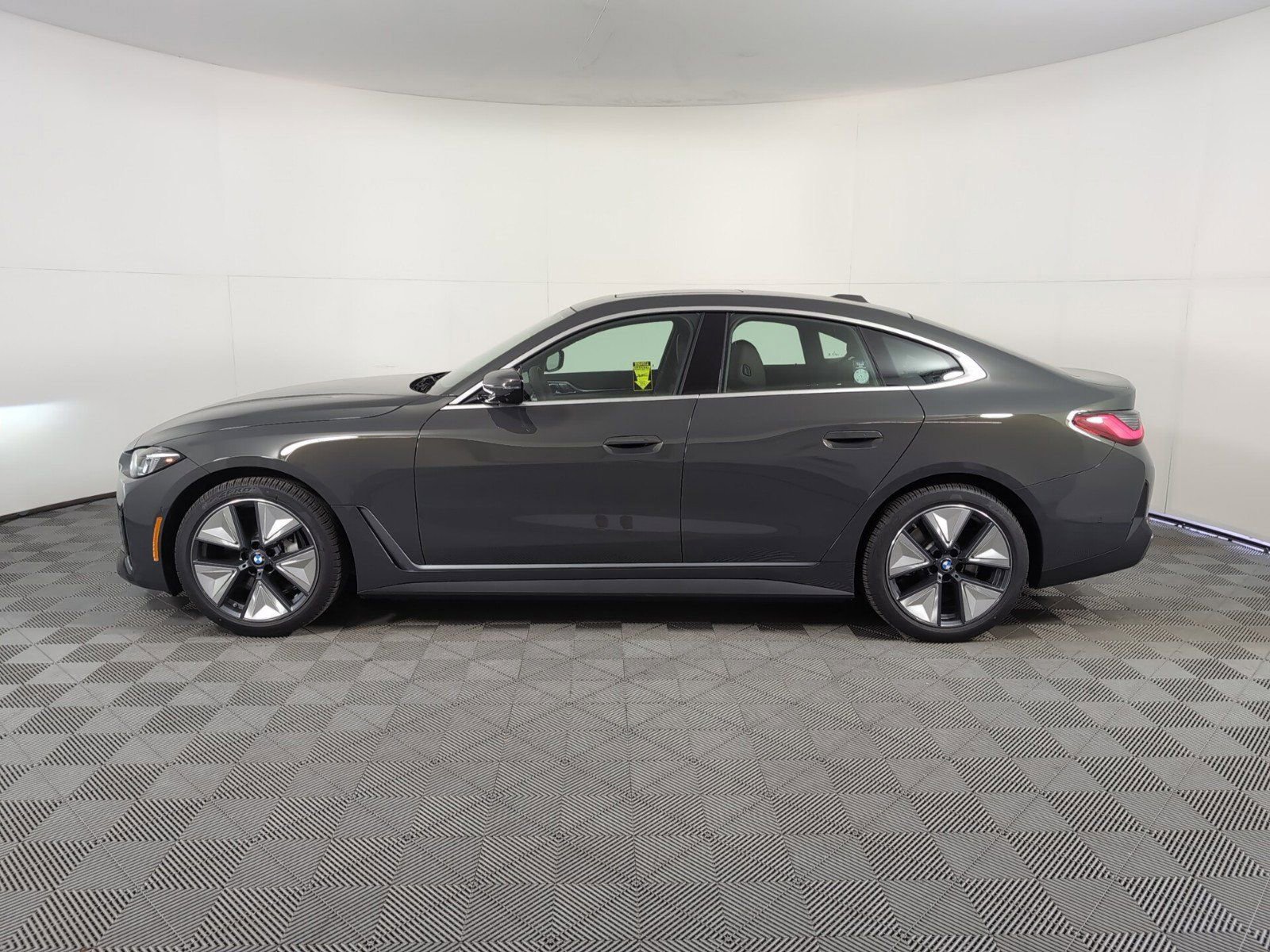 2025 Bmw i4 eDrive40 photo 2