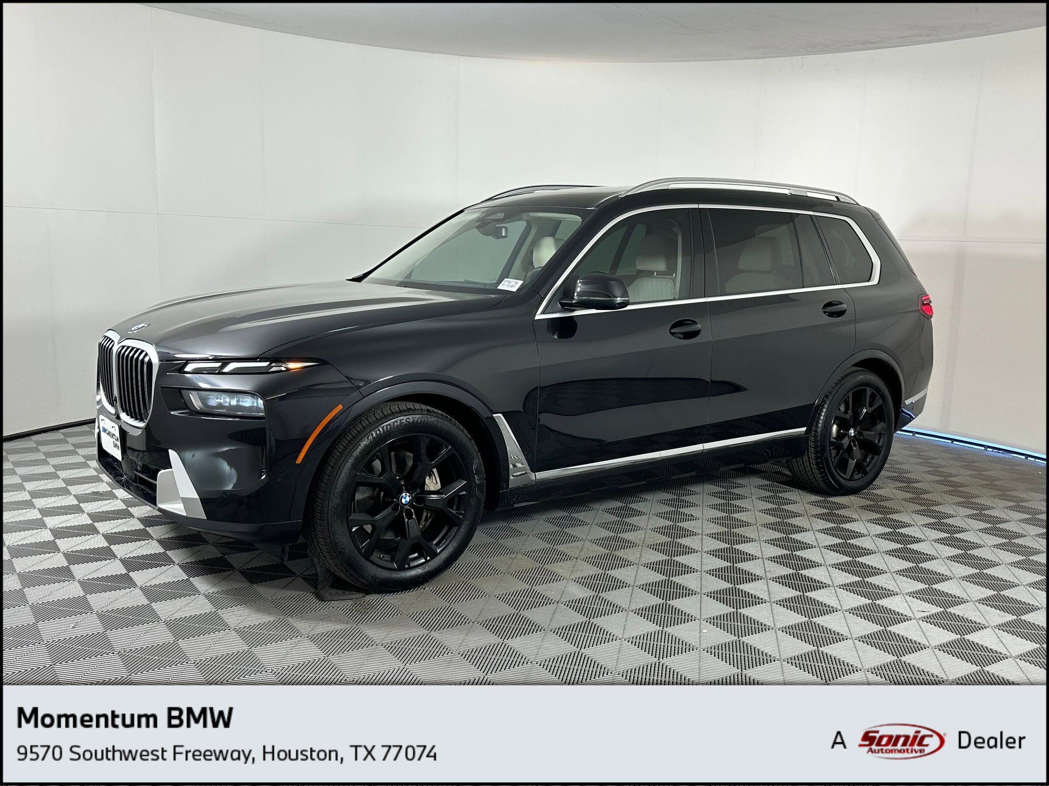 2023 BMW X7 40i's photo