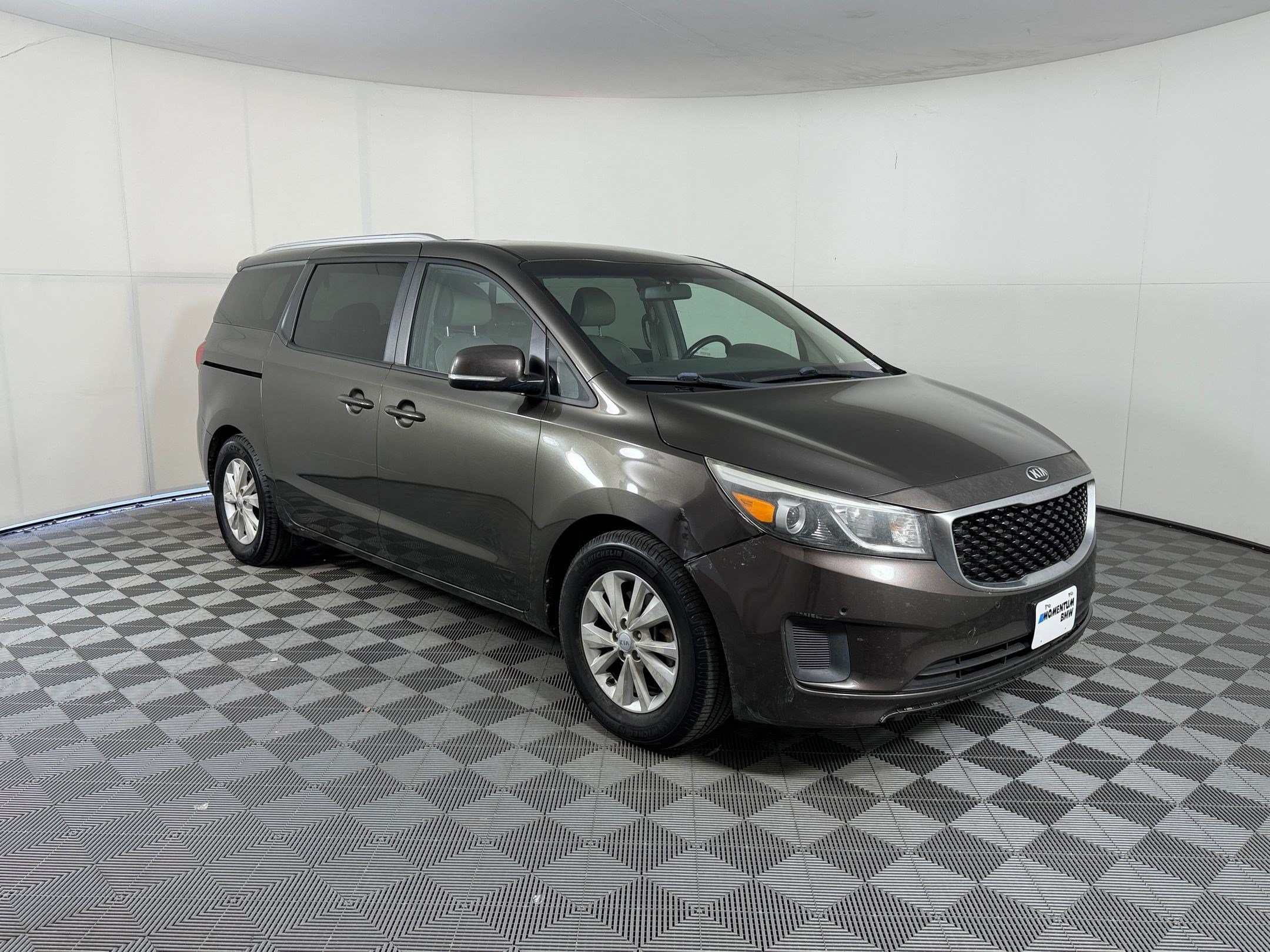 Sedona LX Van Passenger Van