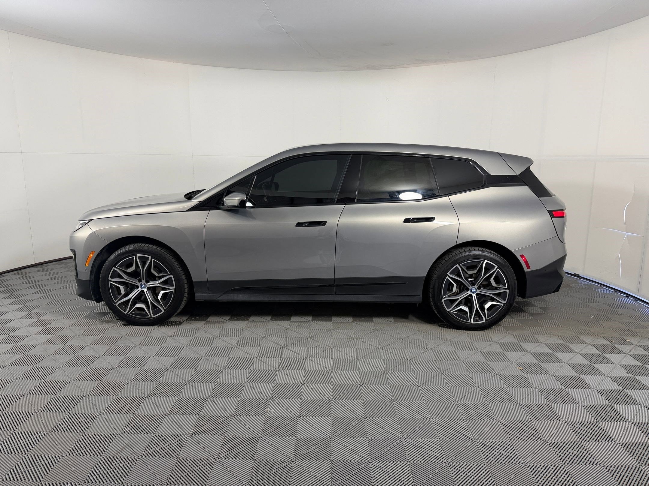 Used 2024 BMW iX Base with VIN WB523CF08RCN18339 for sale in Houston, TX