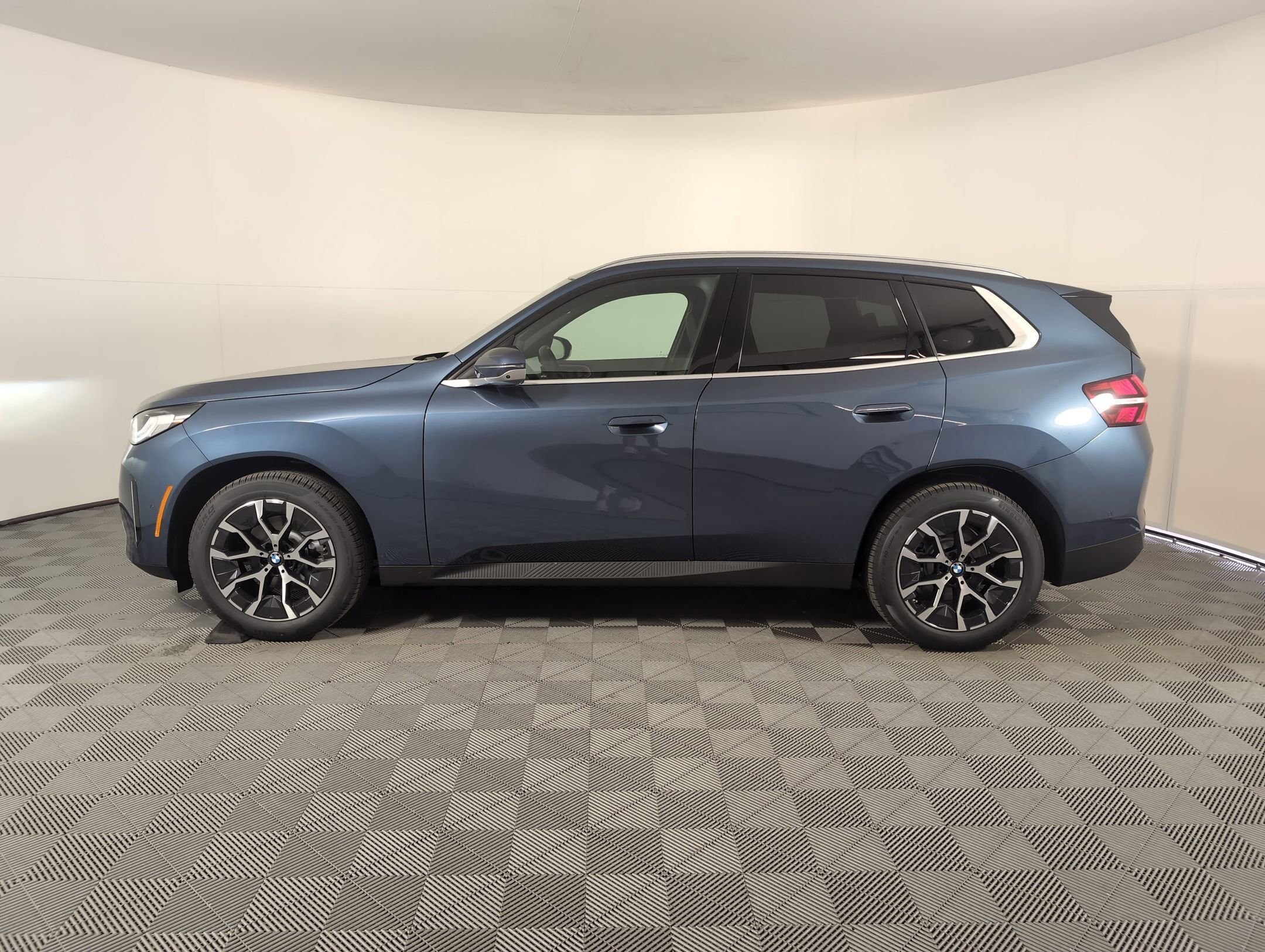2025 Bmw X3 30x Drive photo 2