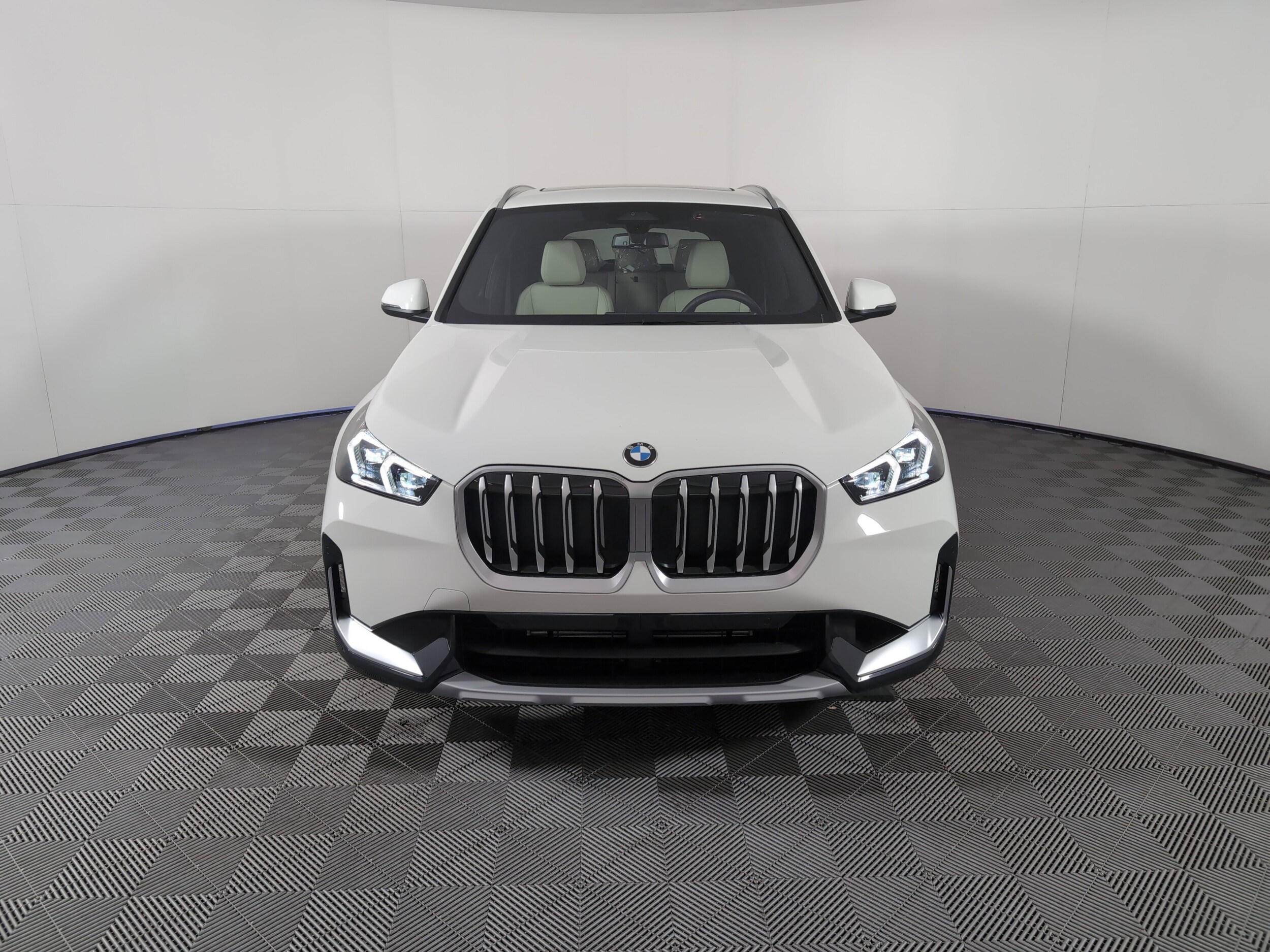 2025 Bmw X1 XDrive28i photo 2