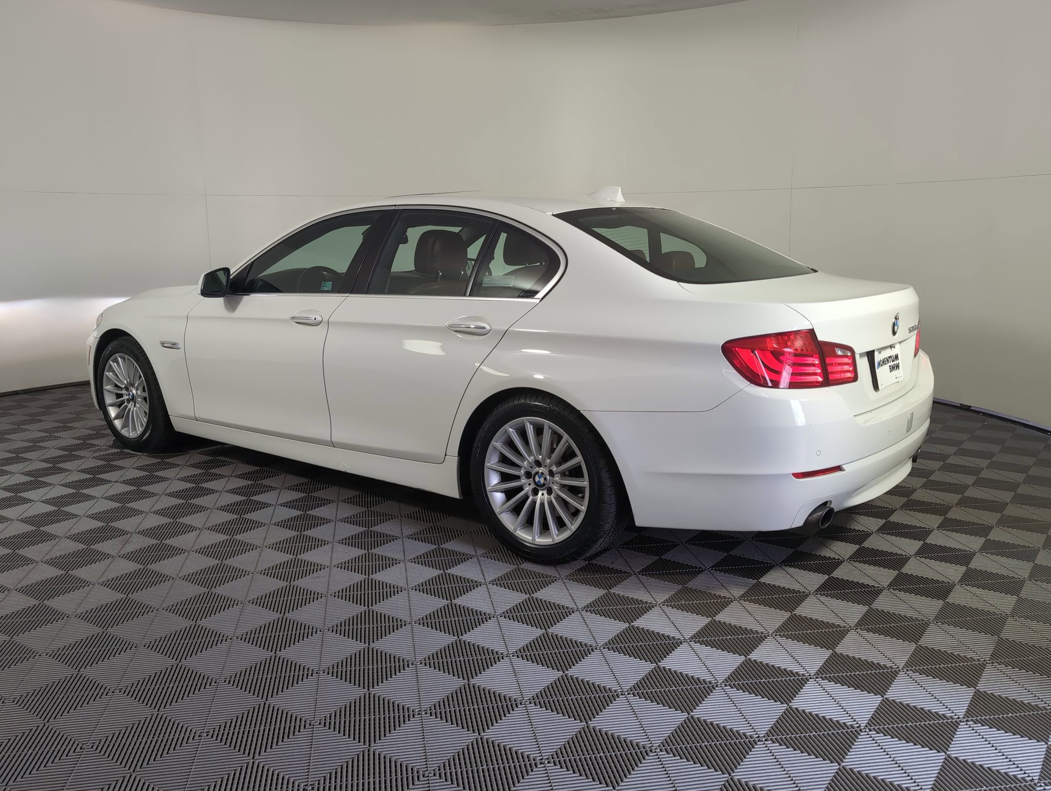 2011 Bmw 535i 5-Series photo 3