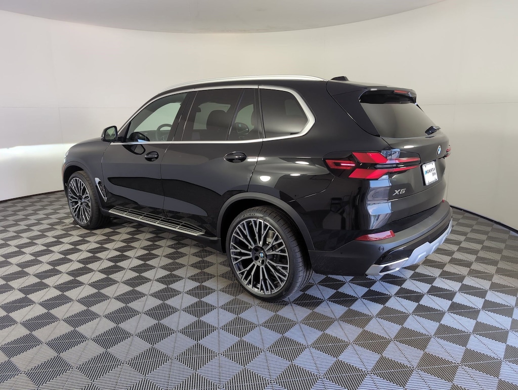 New 2026 BMW X5 sDrive40i SUV