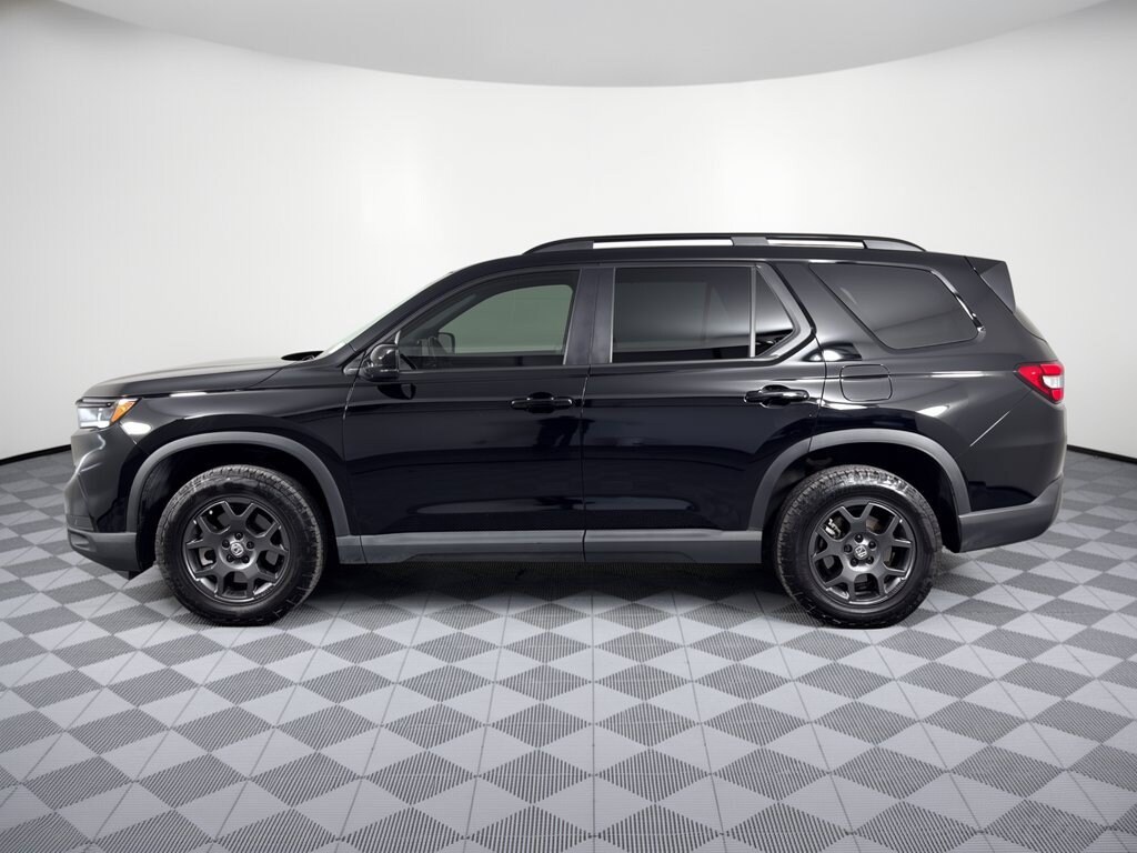 Used 2024 Honda Pilot TrailSport SUV
