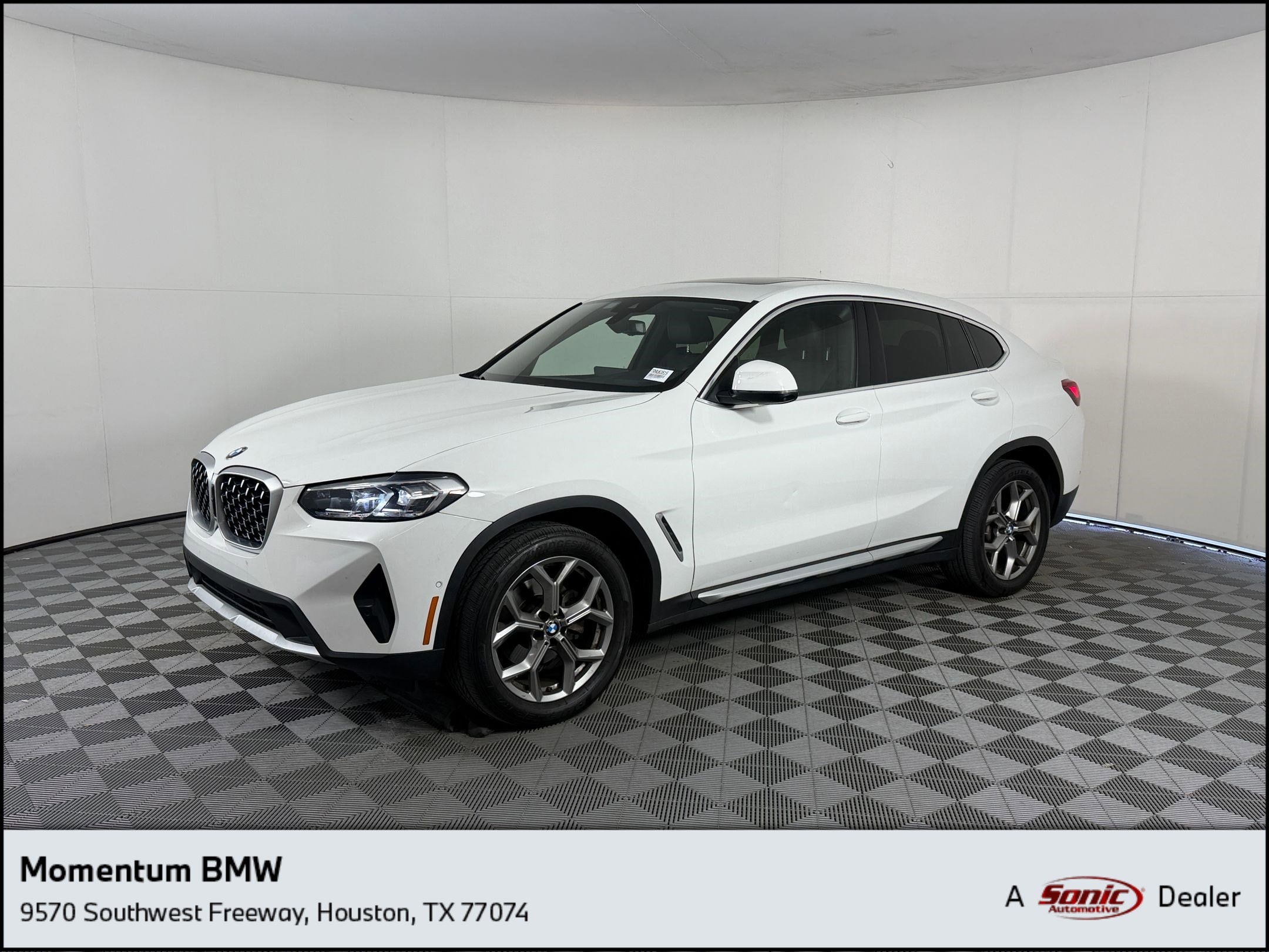 2024 BMW X4 xDrive30i's photo