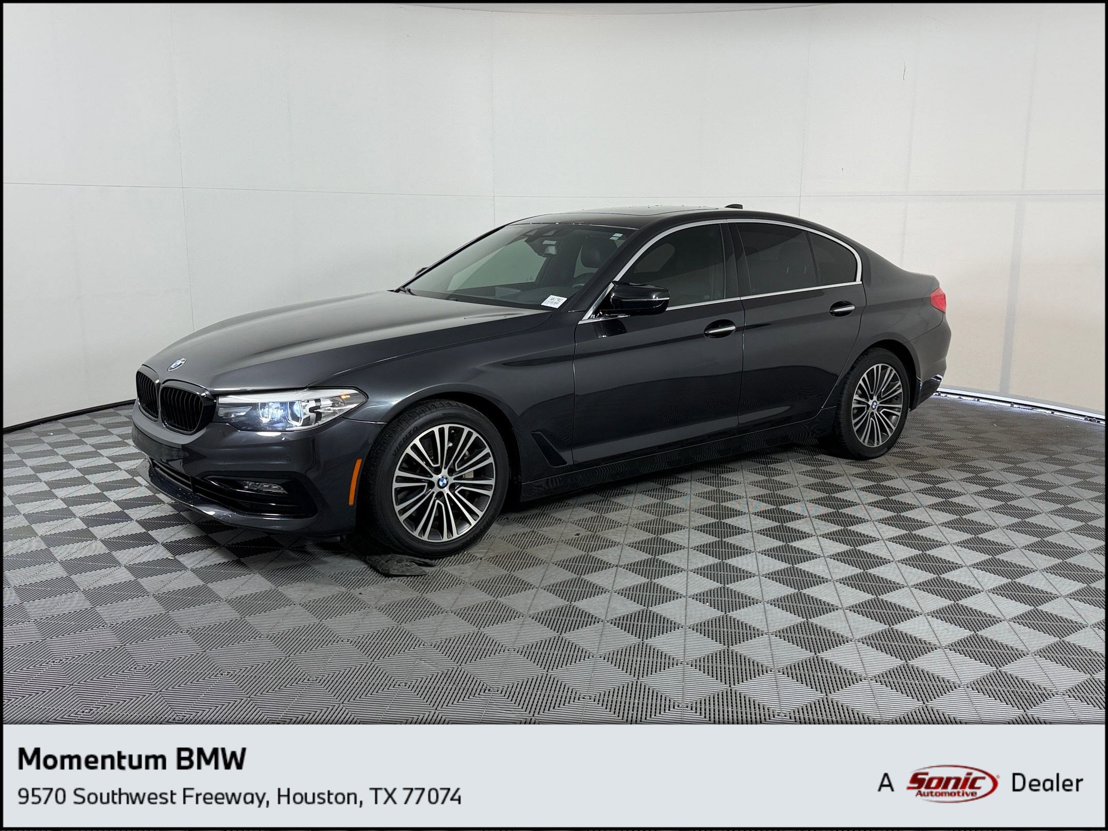 2018 BMW 5 Series 530i Sedan's photo