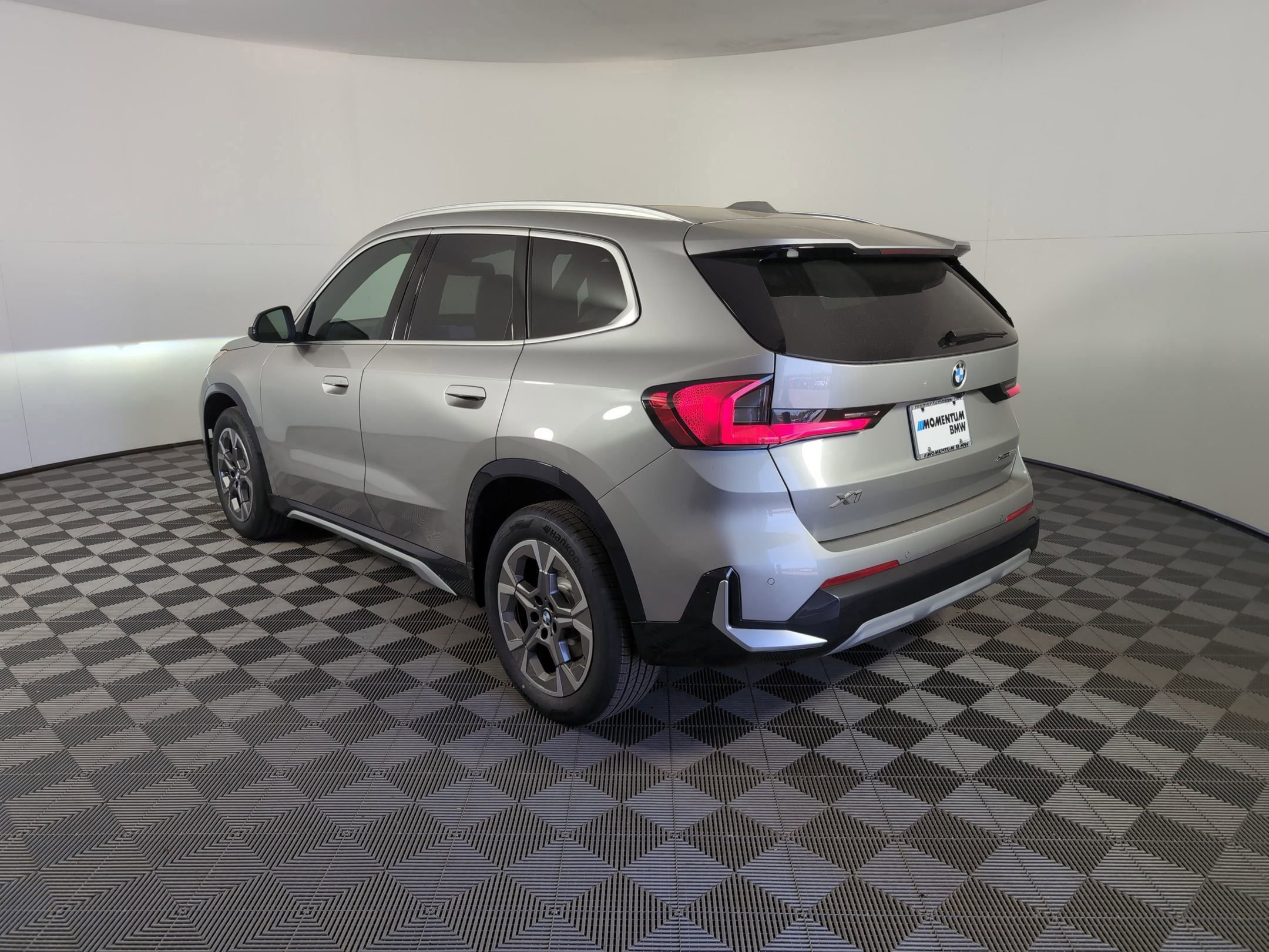 2025 Bmw X1 XDrive28i photo 2