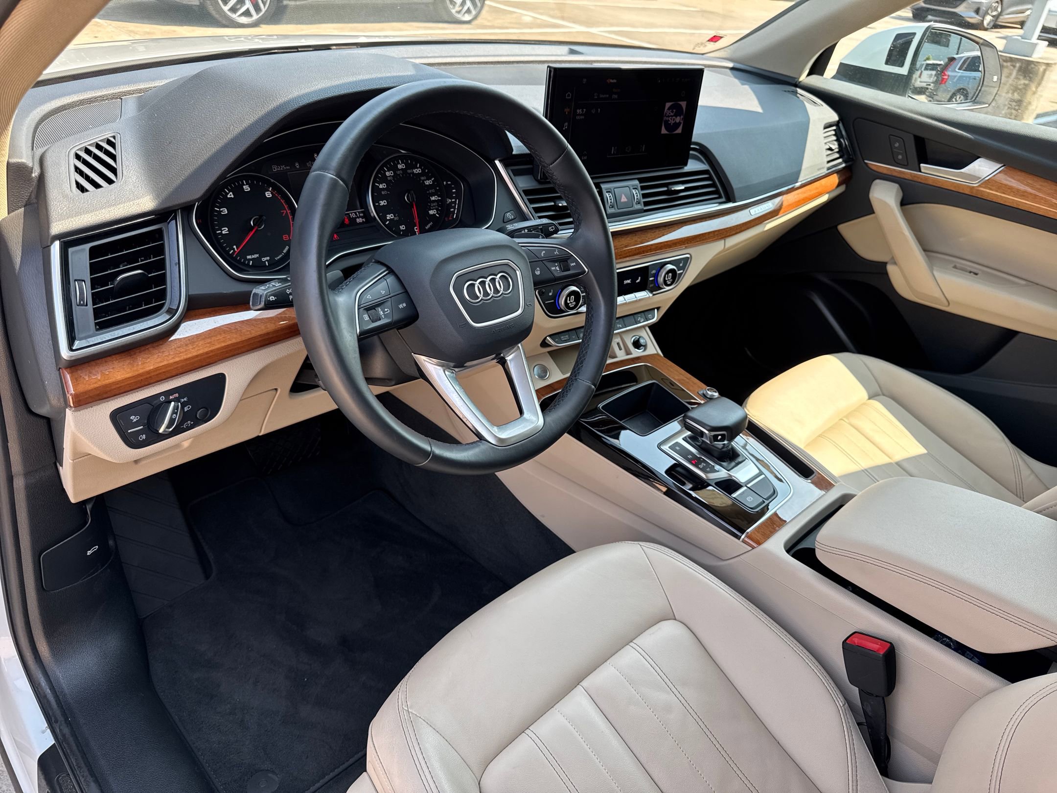 2023 Audi Q5 45 S line Premium photo 3