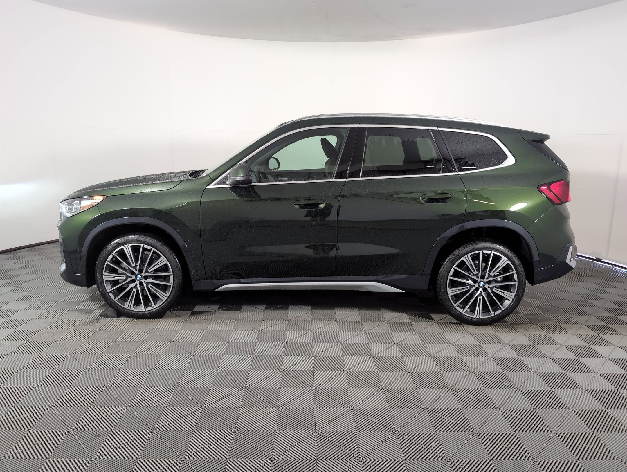 2025 Bmw X1 XDrive28i photo 2