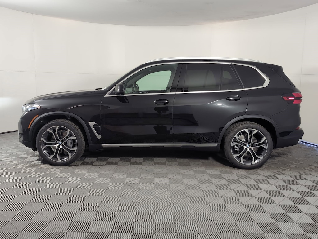 New 2026 BMW X5 sDrive40i SUV