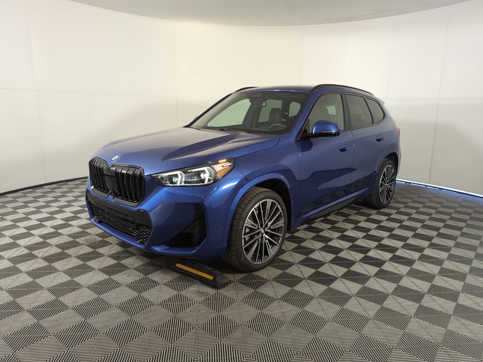 2025 Bmw X1 XDrive28i photo 3