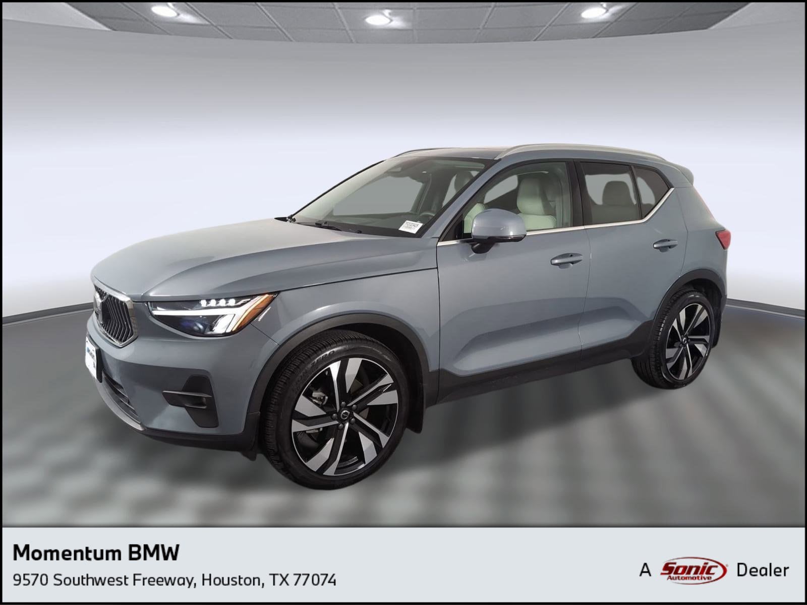 2023 Volvo XC40