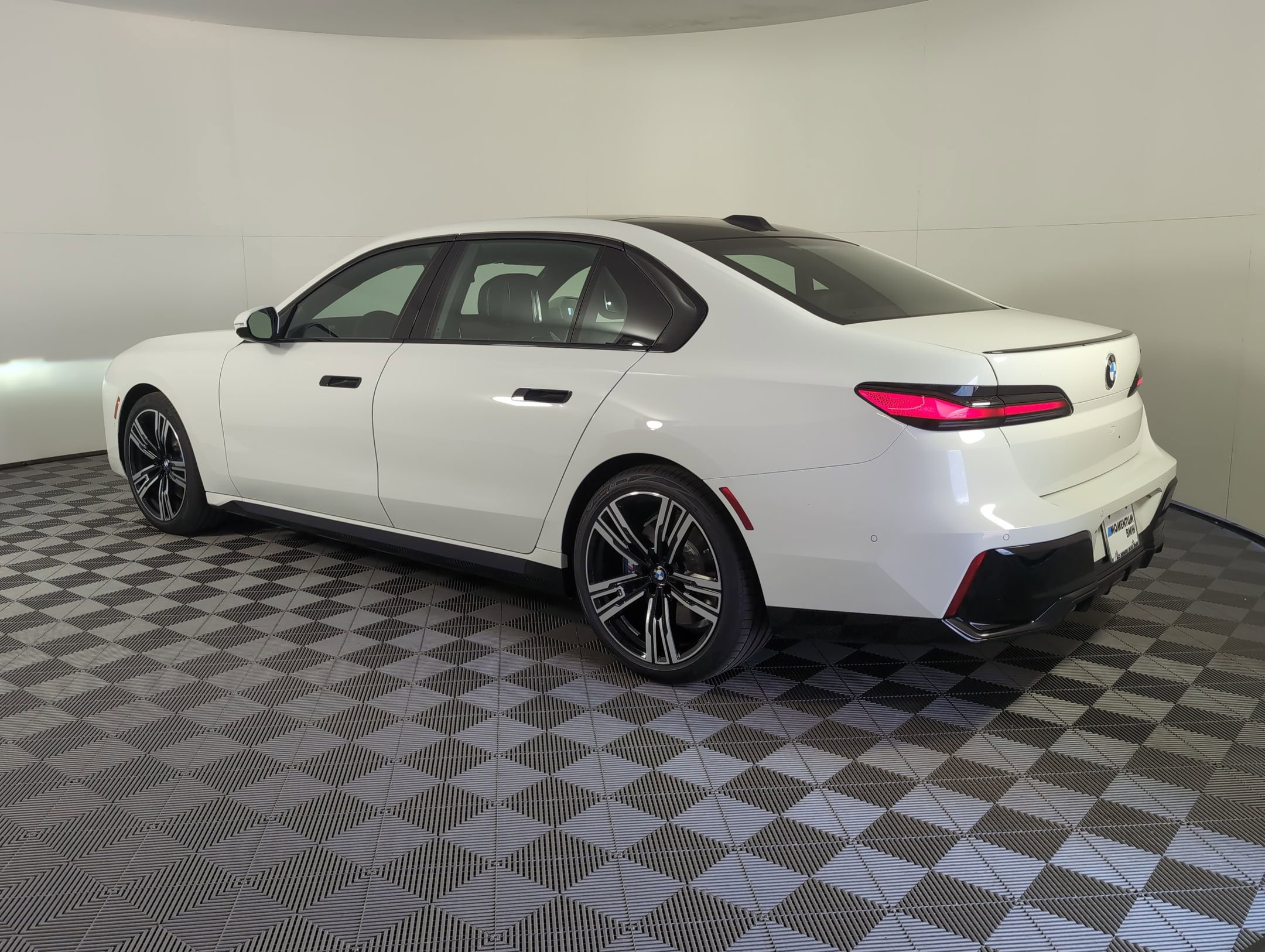 2026 Bmw 740i Sedan photo 3