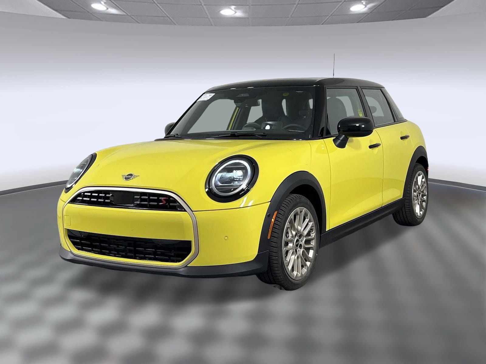 2025 MINI Hardtop 4 Door S's photo