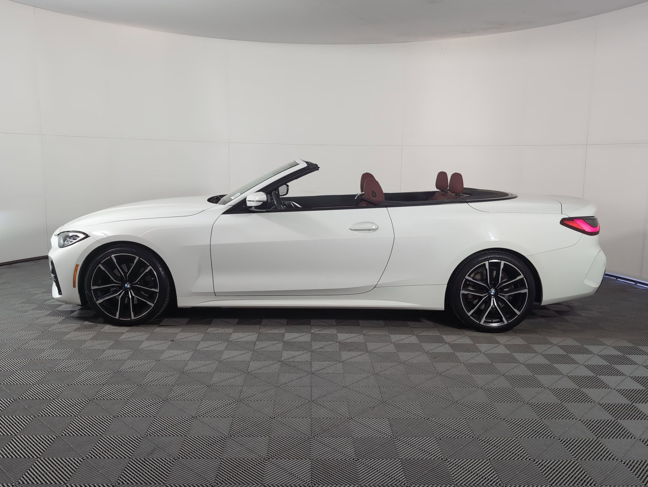 2024 Bmw 430i Convertible photo 2
