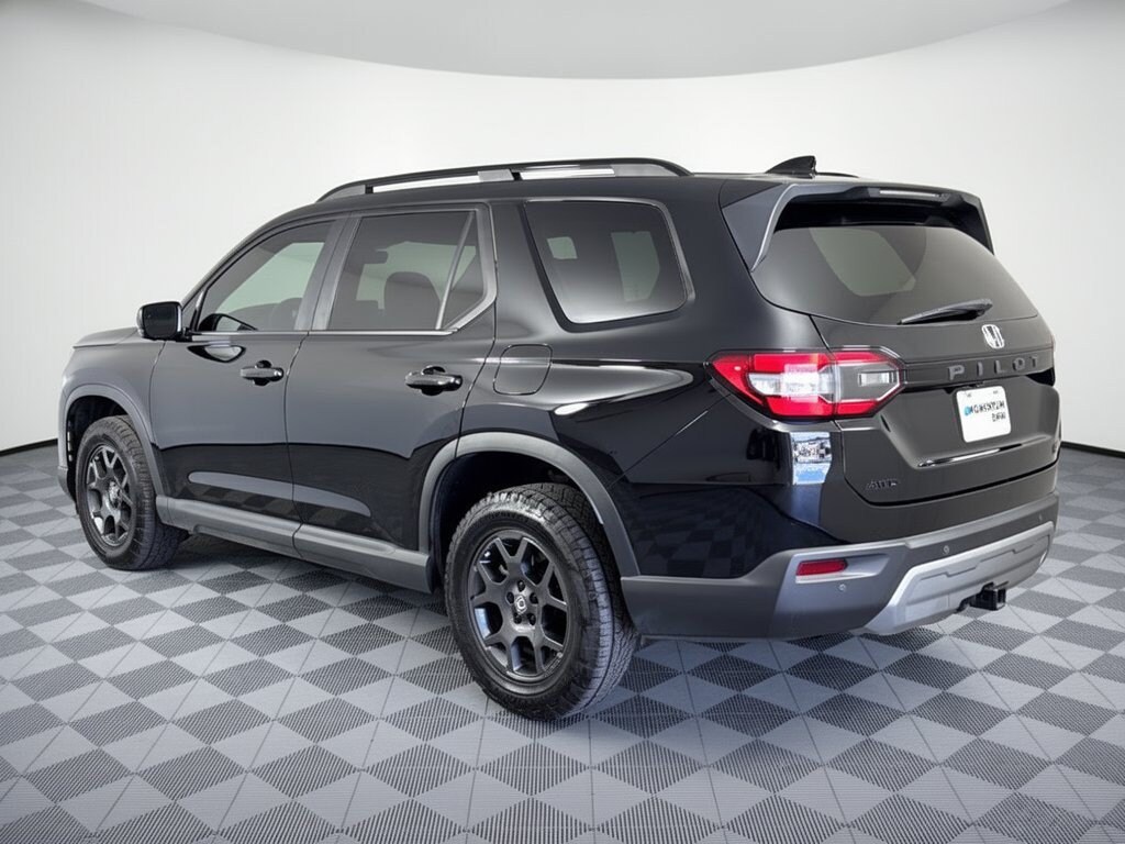 Used 2024 Honda Pilot TrailSport SUV