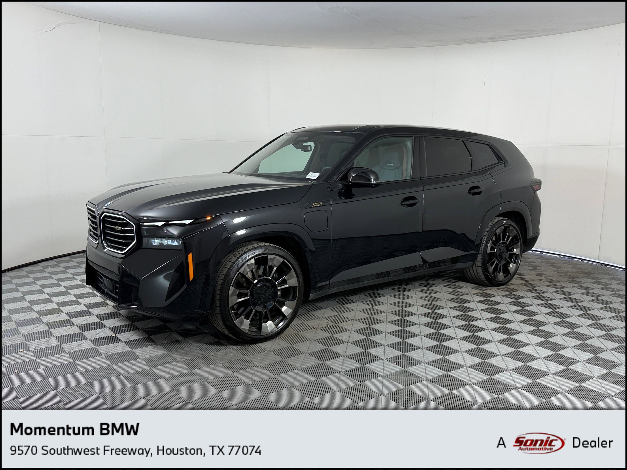 2023 BMW XM -'s photo