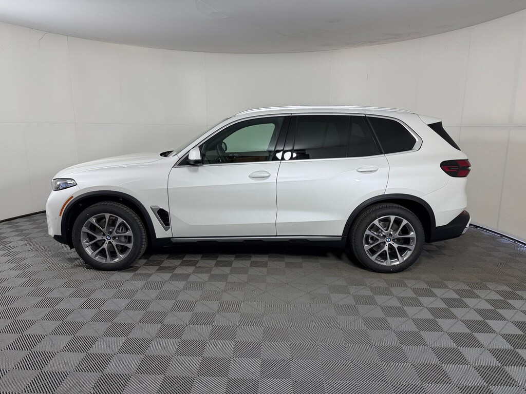 New 2026 BMW X5 sDrive40i SUV