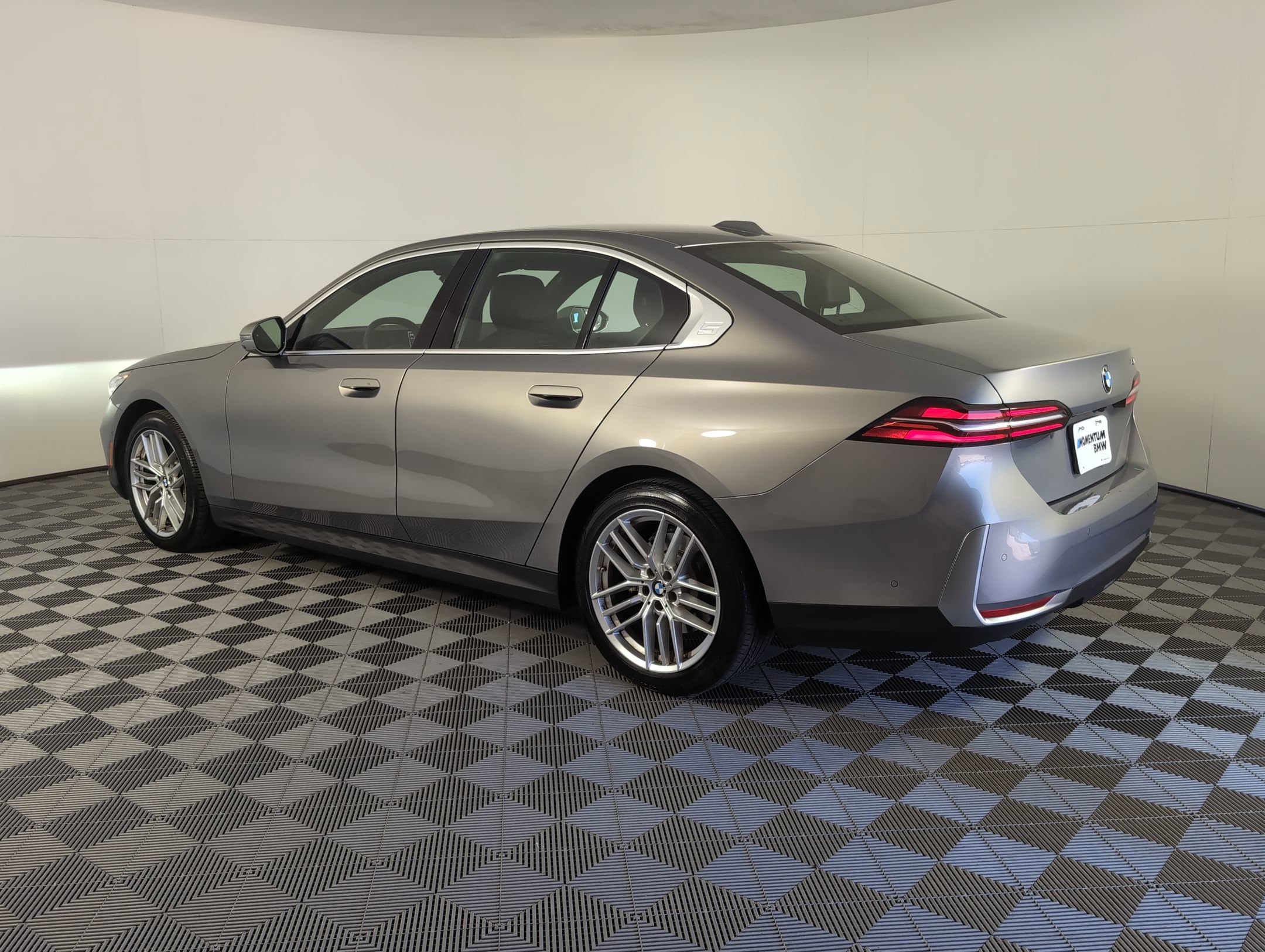 2024 Bmw 530i photo 3