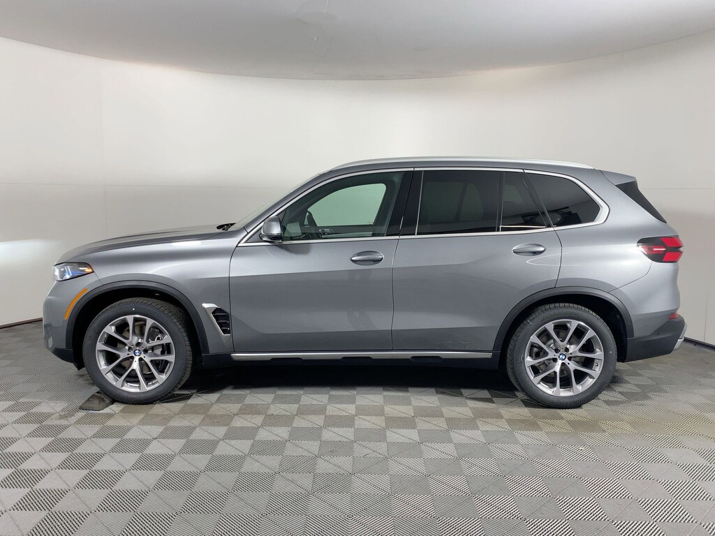 New 2026 BMW X5 sDrive40i SUV