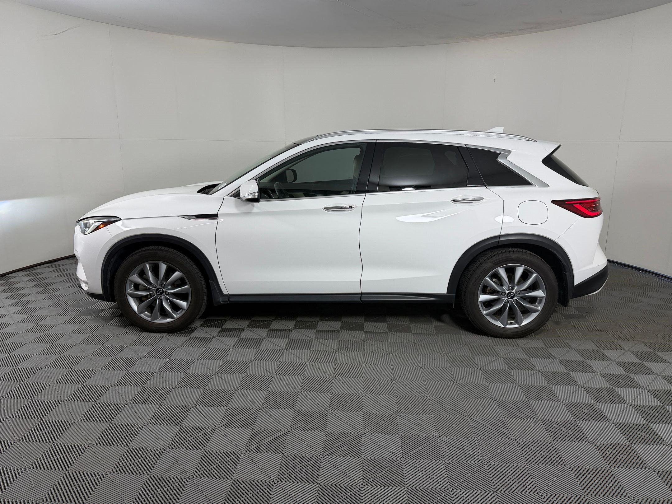 QX50 LUXE SUV