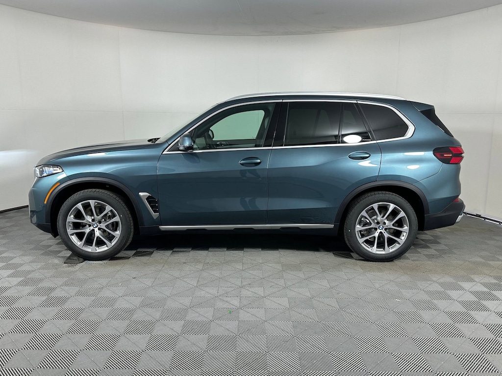 New 2026 BMW X5 sDrive40i SUV