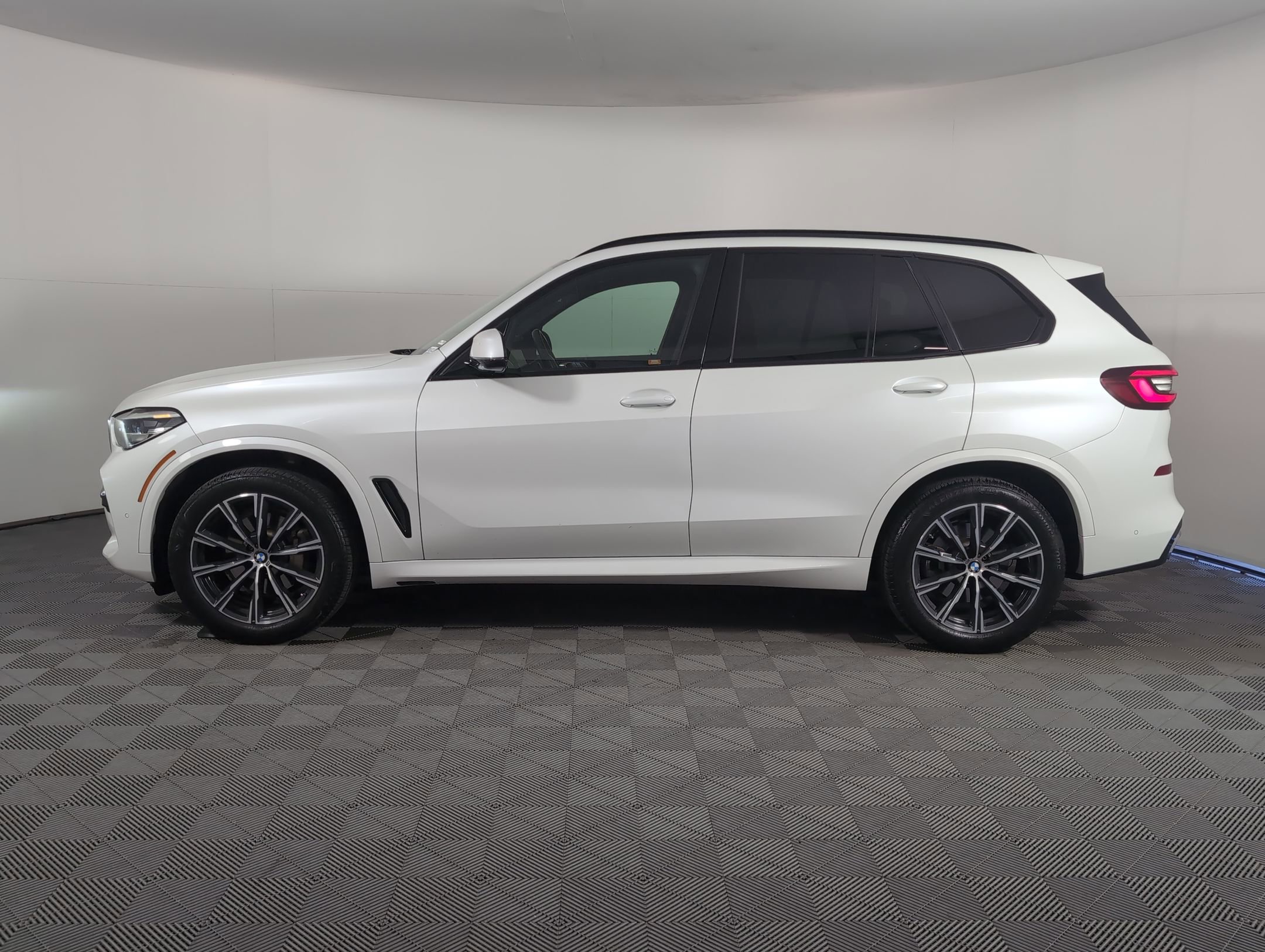 2022 Bmw X5 sDrive40i photo 2