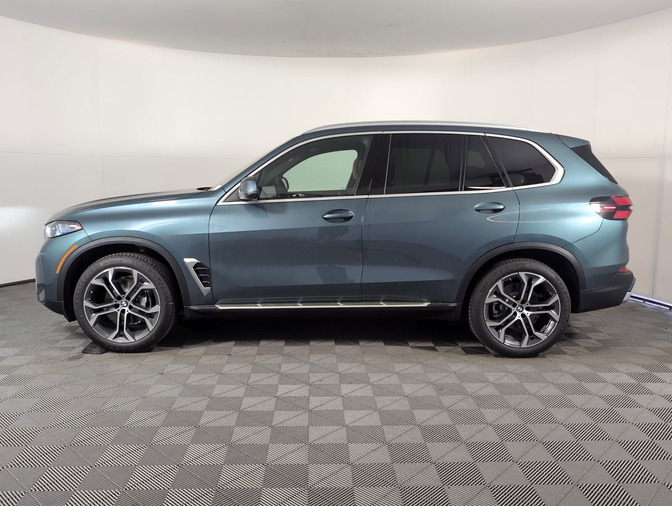 2026 Bmw X5 sDrive40i photo 2