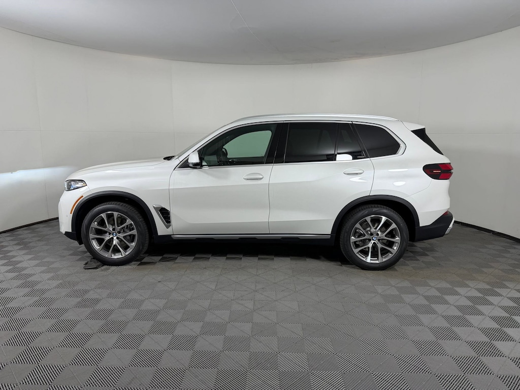 New 2026 BMW X5 sDrive40i SUV