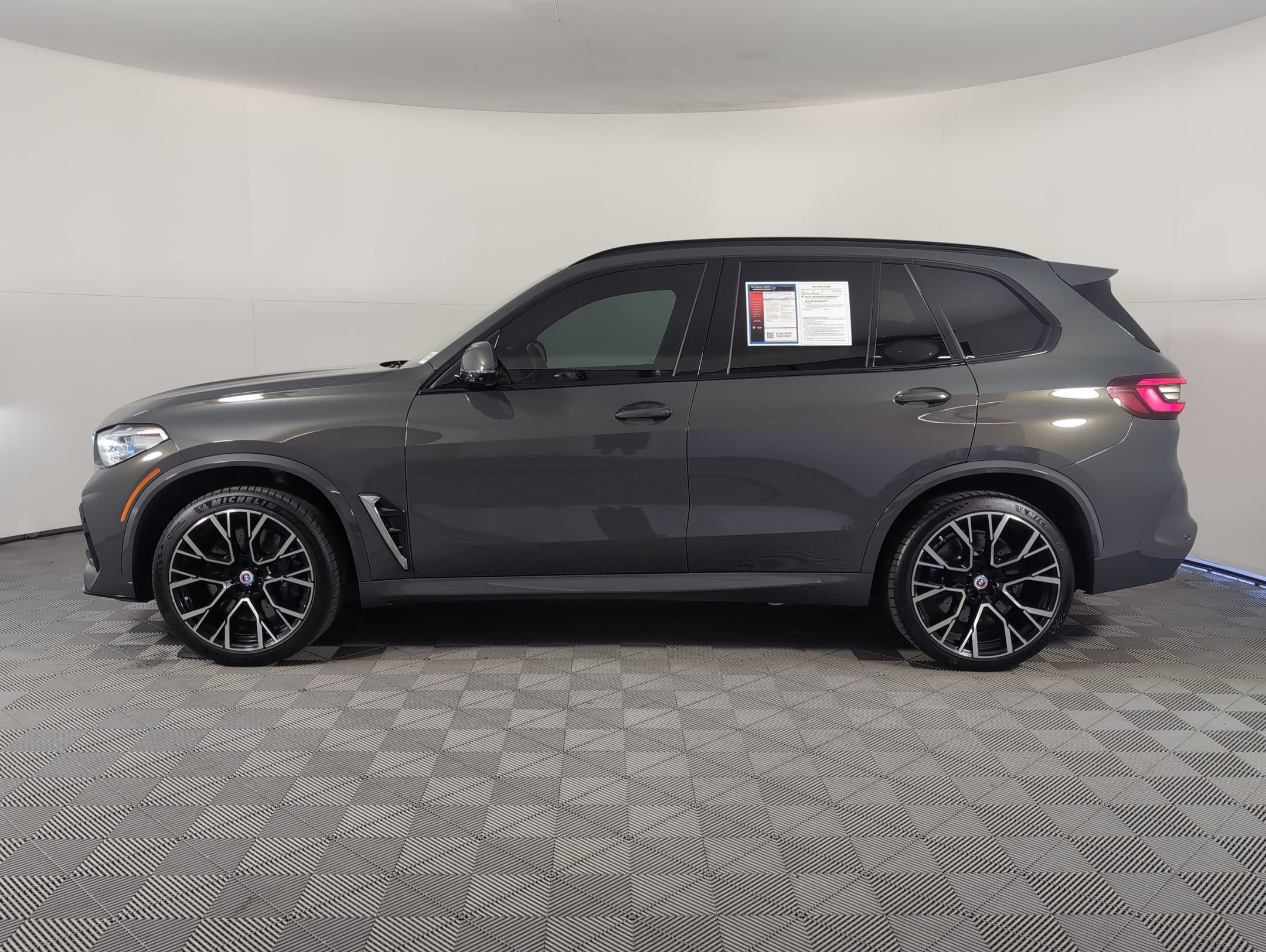 2023 Bmw X5 M photo 2