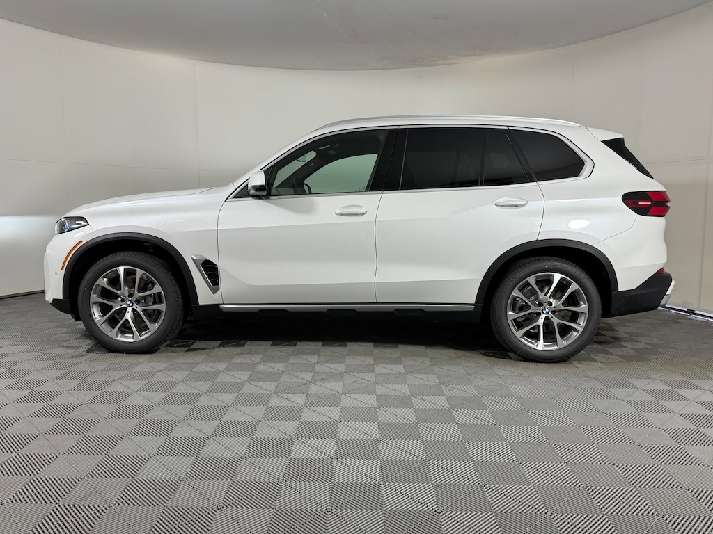 New 2026 BMW X5 sDrive40i SUV