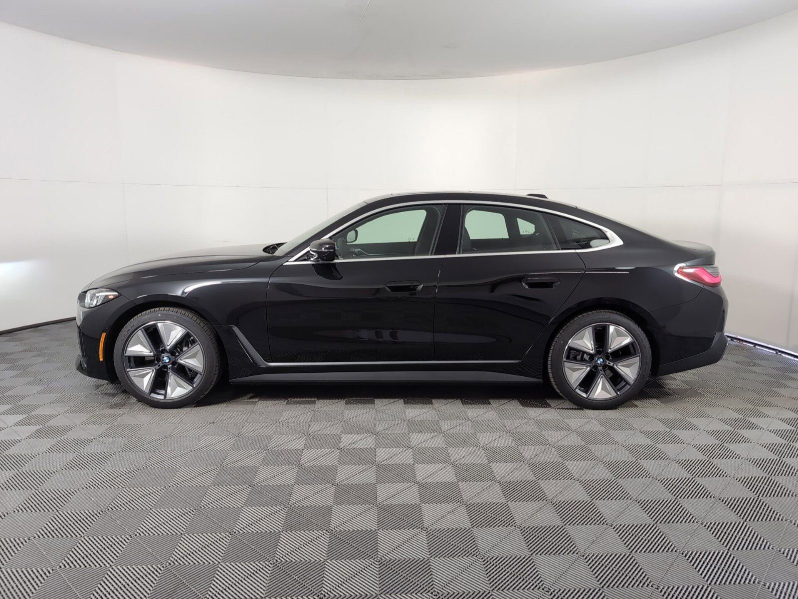 2025 Bmw i4 eDrive40 photo 2
