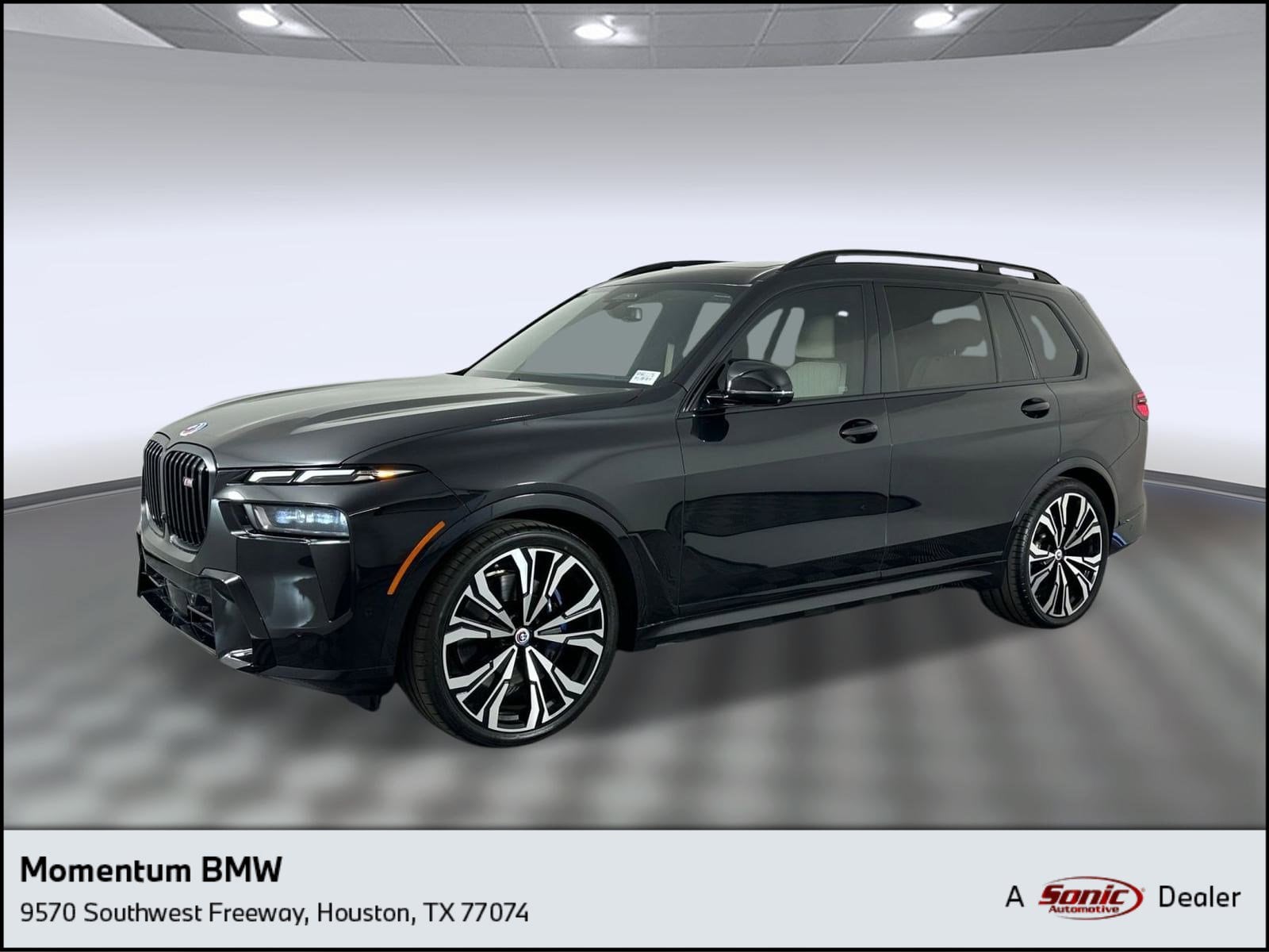 2023 BMW X7 M60i's photo