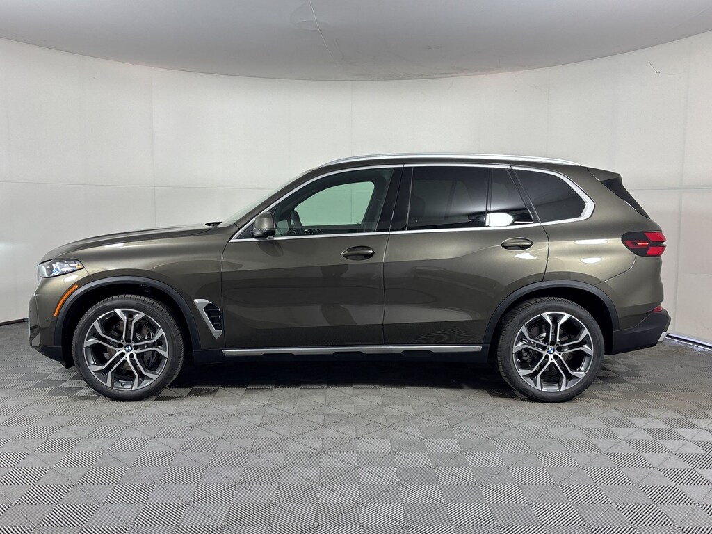 New 2026 BMW X5 sDrive40i SUV