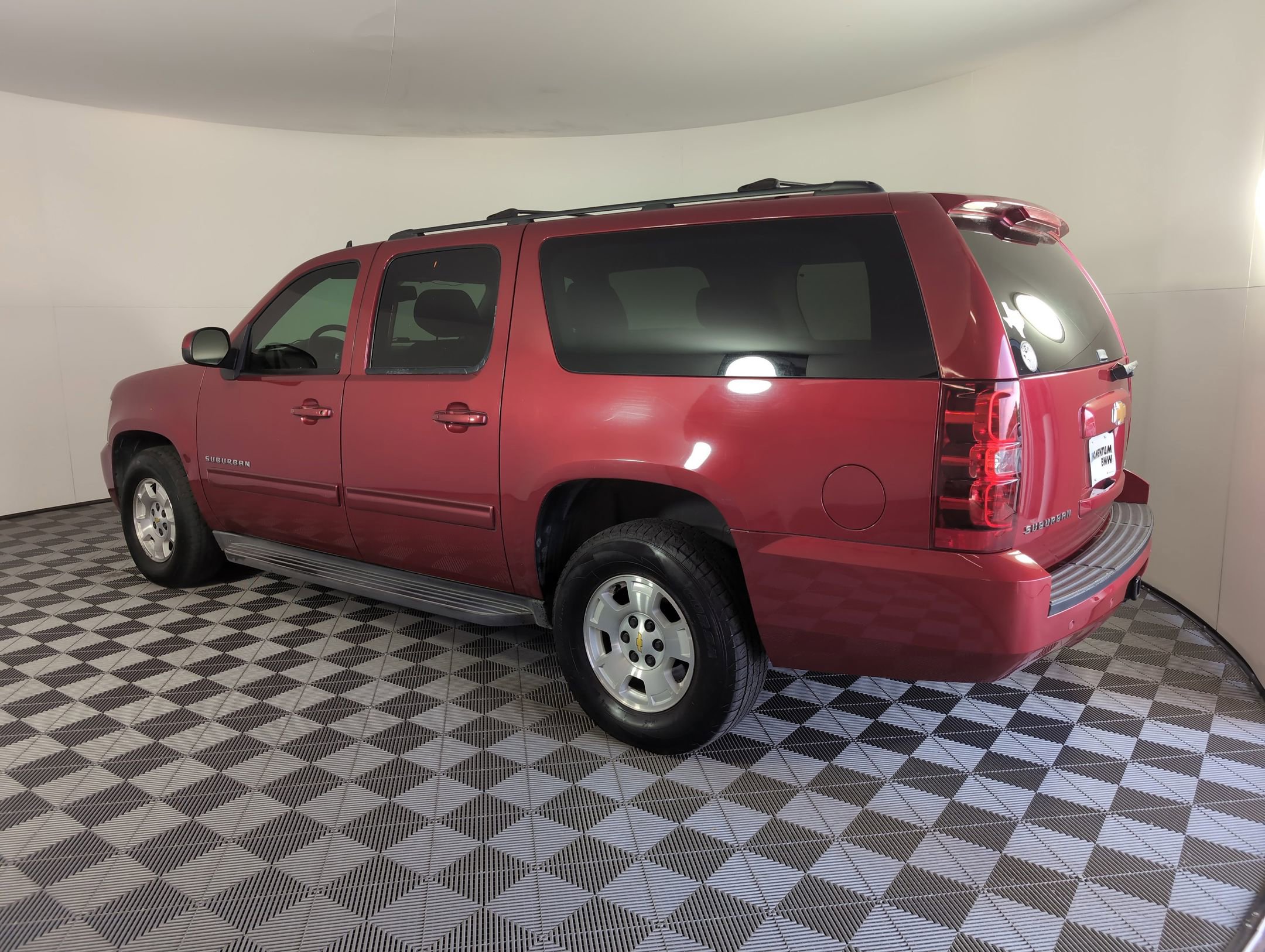 2012 Chevrolet Suburban 1500 LS photo 3