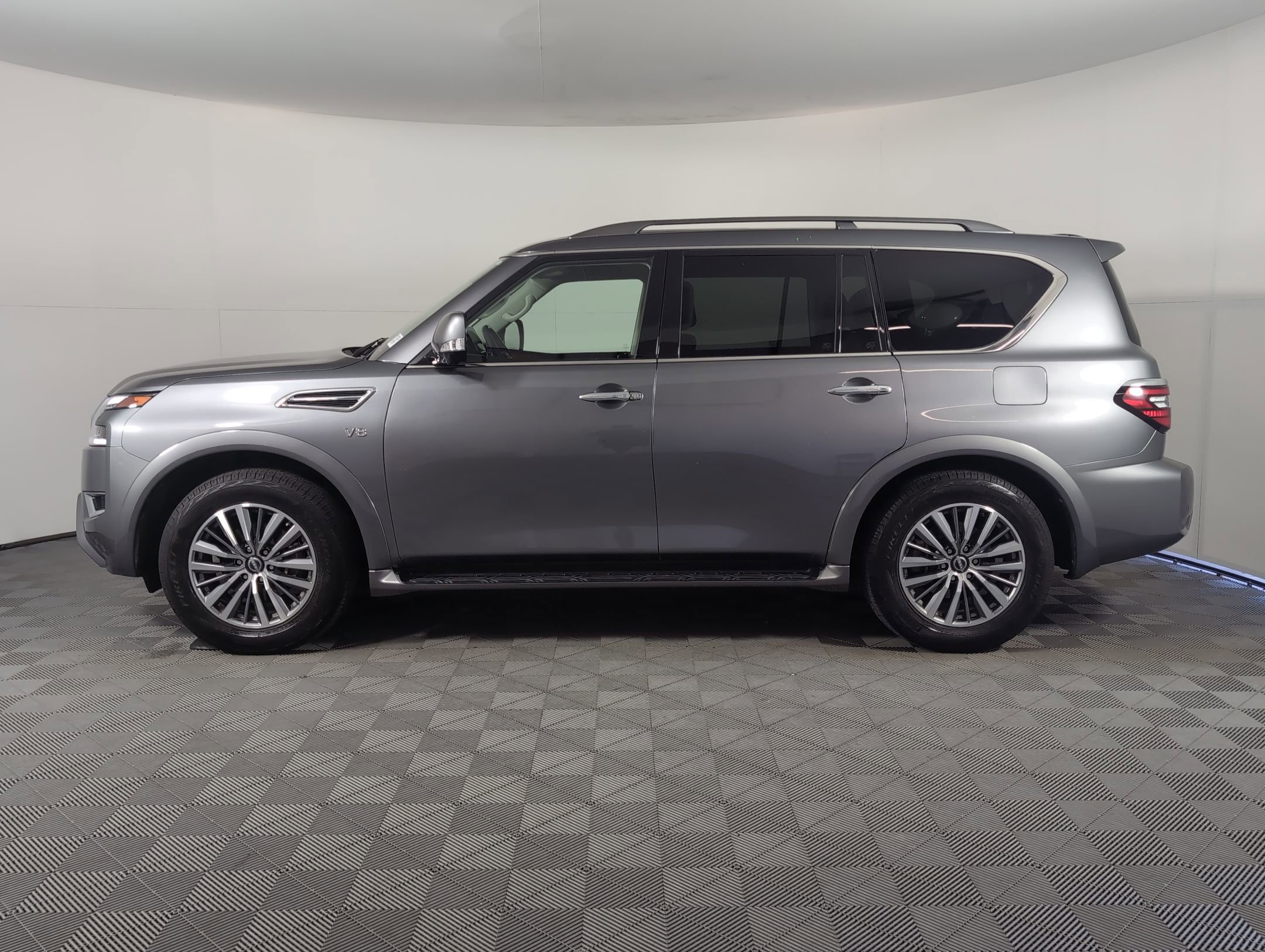 2021 Nissan Armada SL photo 2