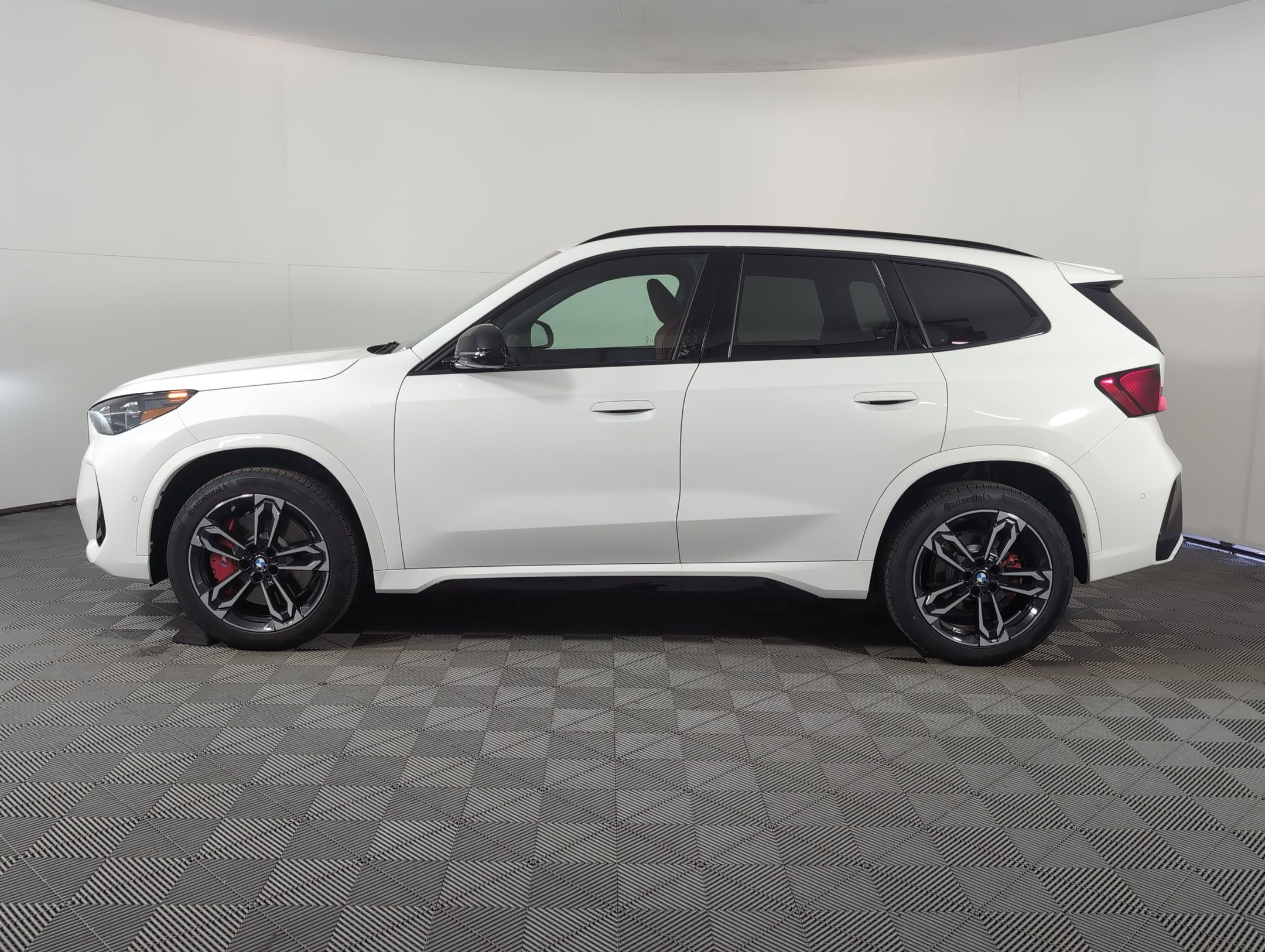 2026 Bmw X1 XDrive28i photo 2