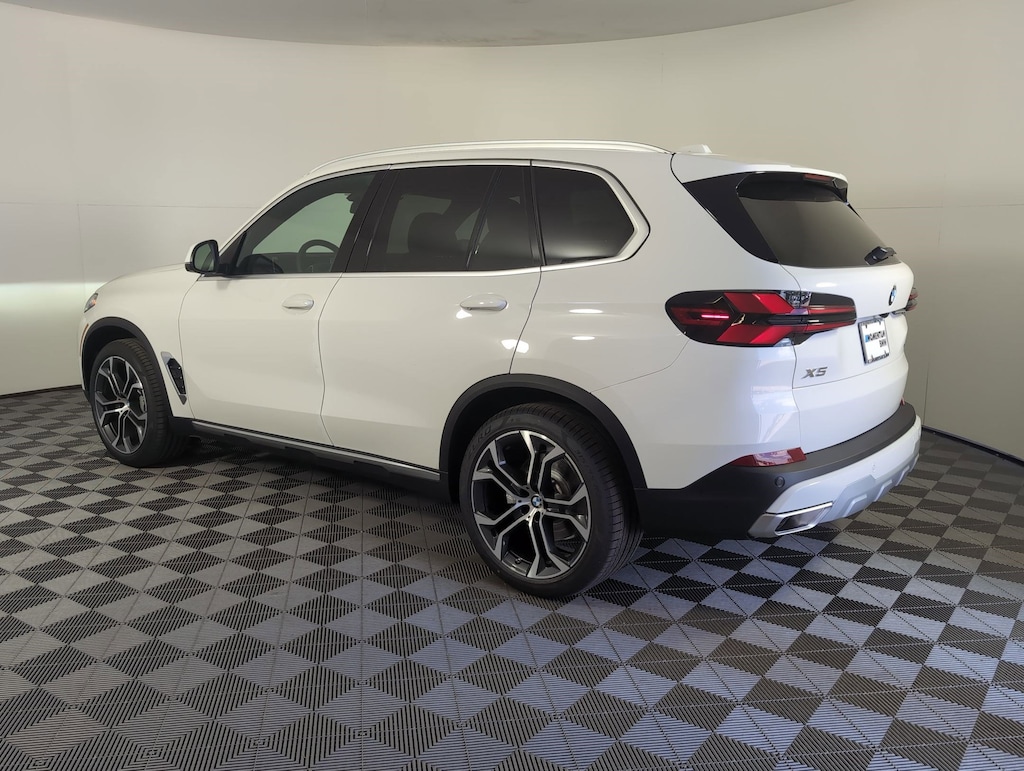 New 2026 BMW X5 sDrive40i SUV