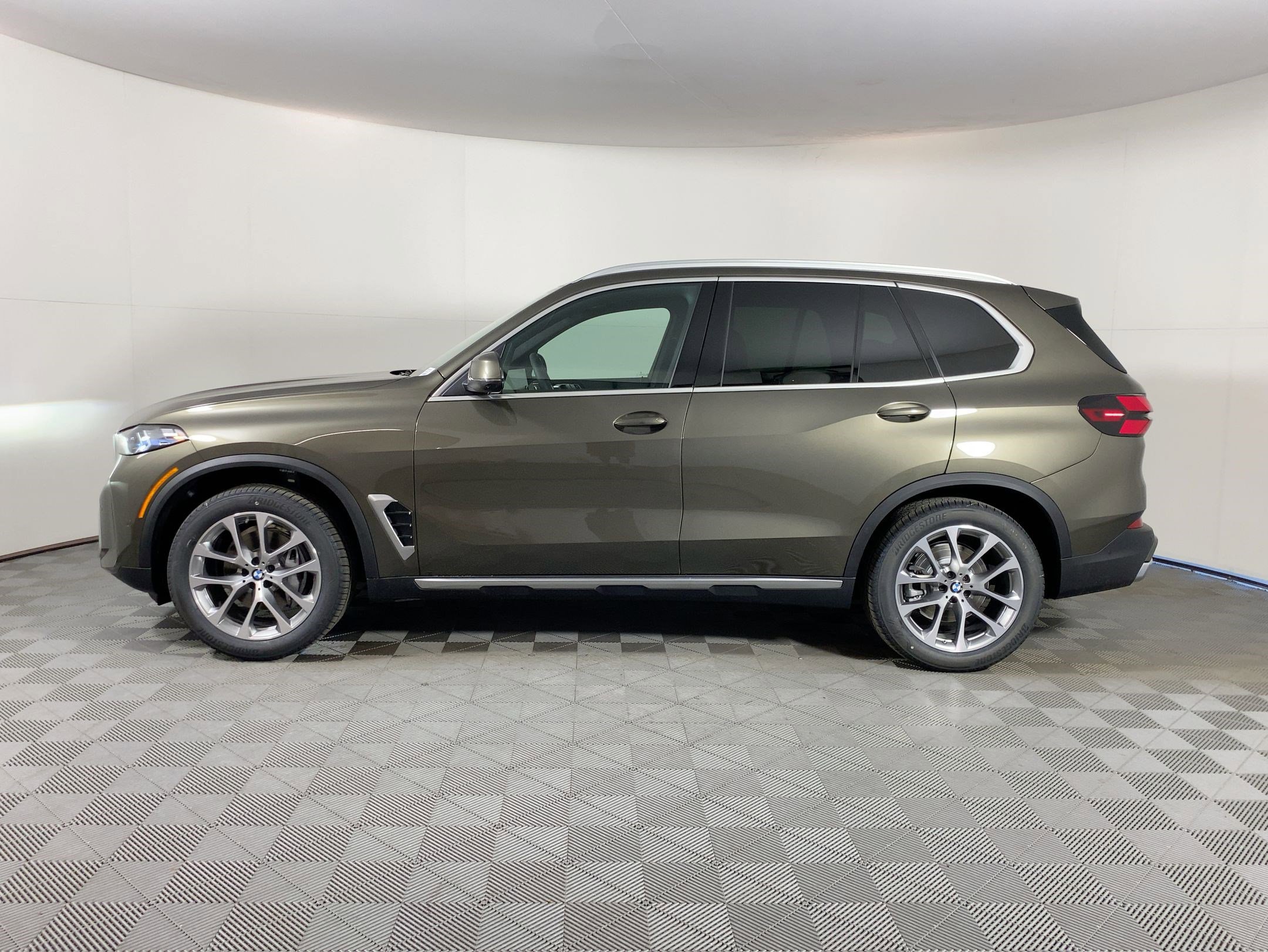 2026 Bmw X5 sDrive40i photo 2